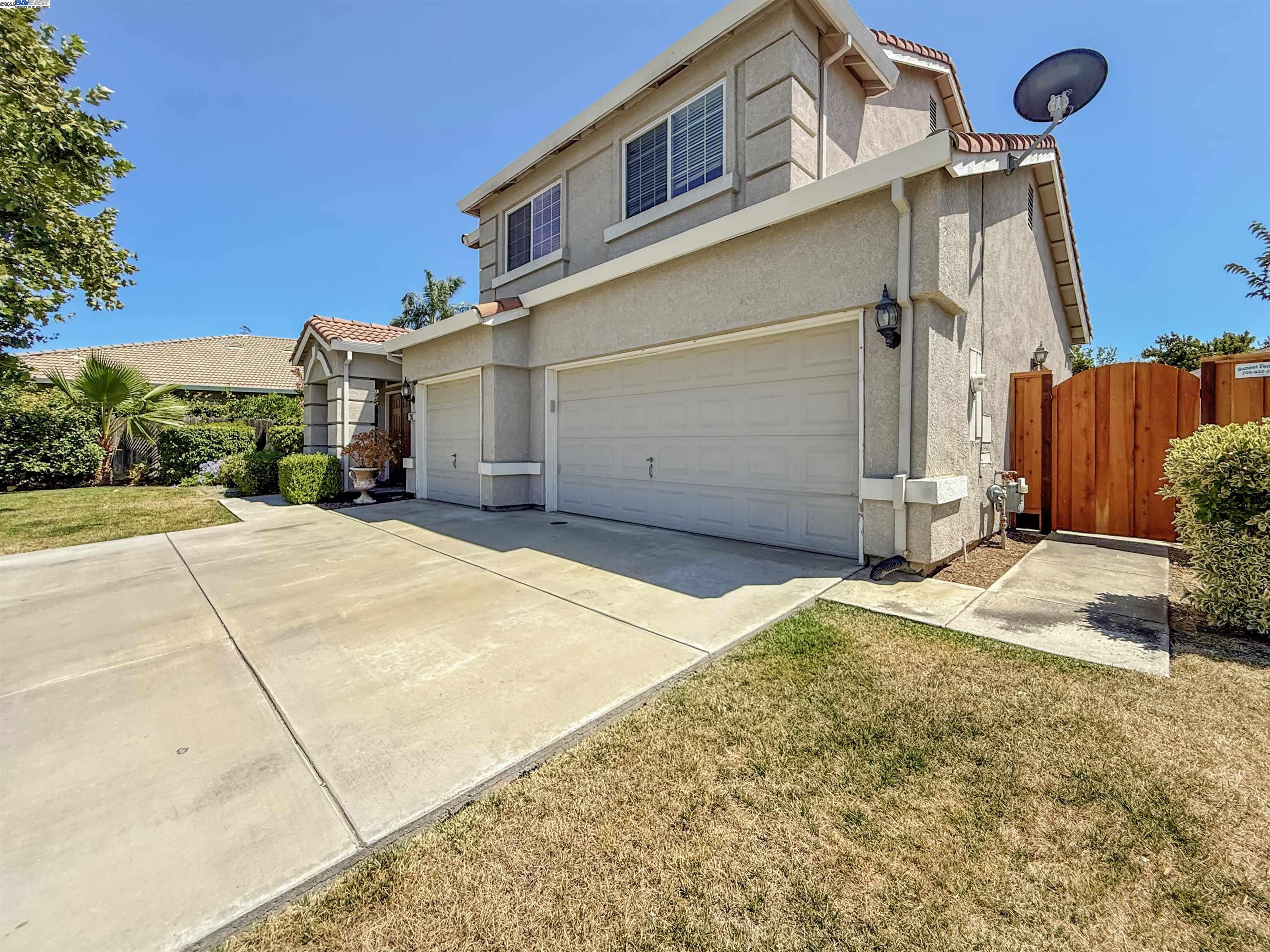 Detail Gallery Image 3 of 47 For 2352 Gretchen Elizabeth Ct, Tracy,  CA 95377 - 4 Beds | 2/1 Baths