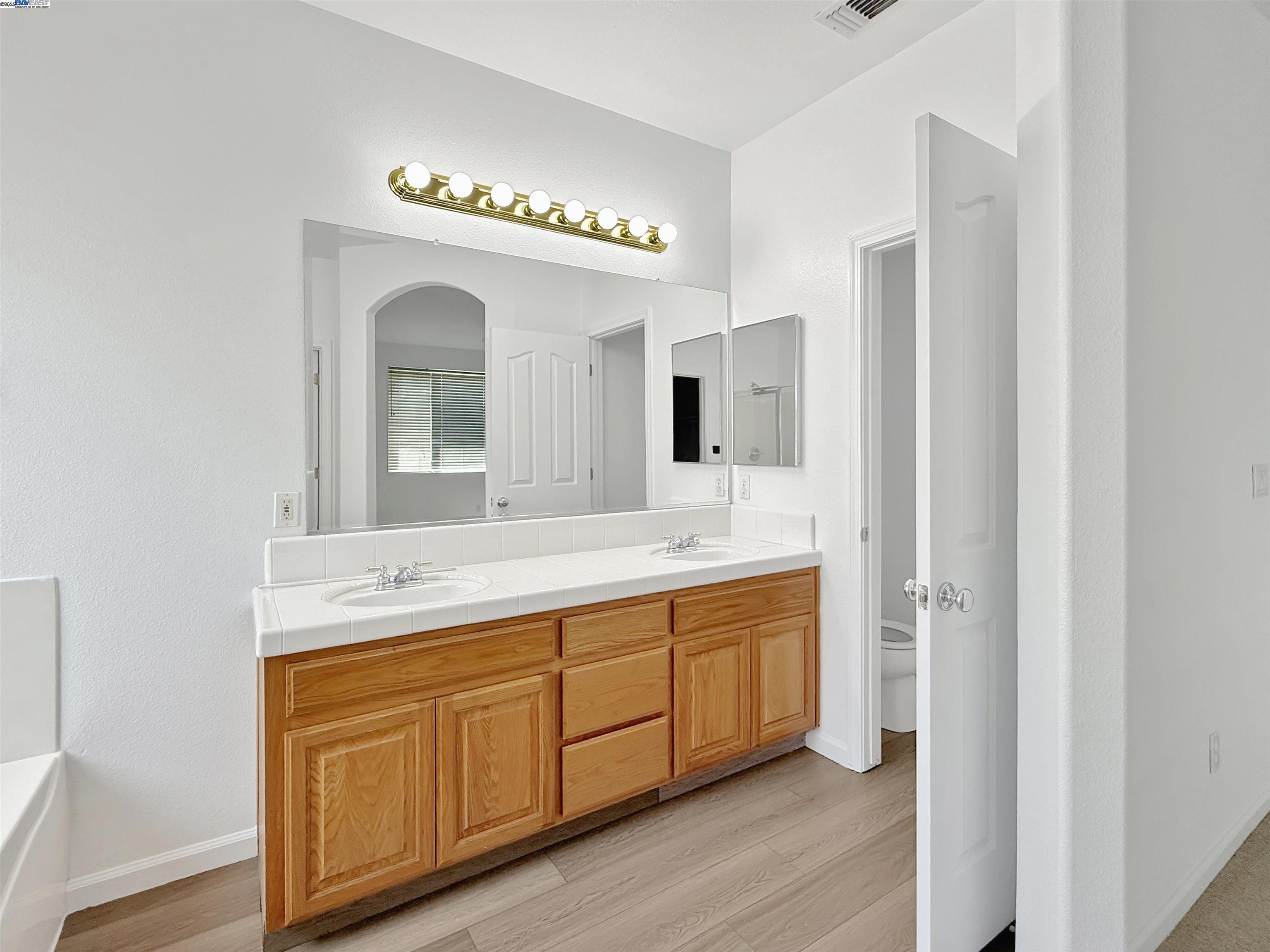 Detail Gallery Image 24 of 47 For 2352 Gretchen Elizabeth Ct, Tracy,  CA 95377 - 4 Beds | 2/1 Baths
