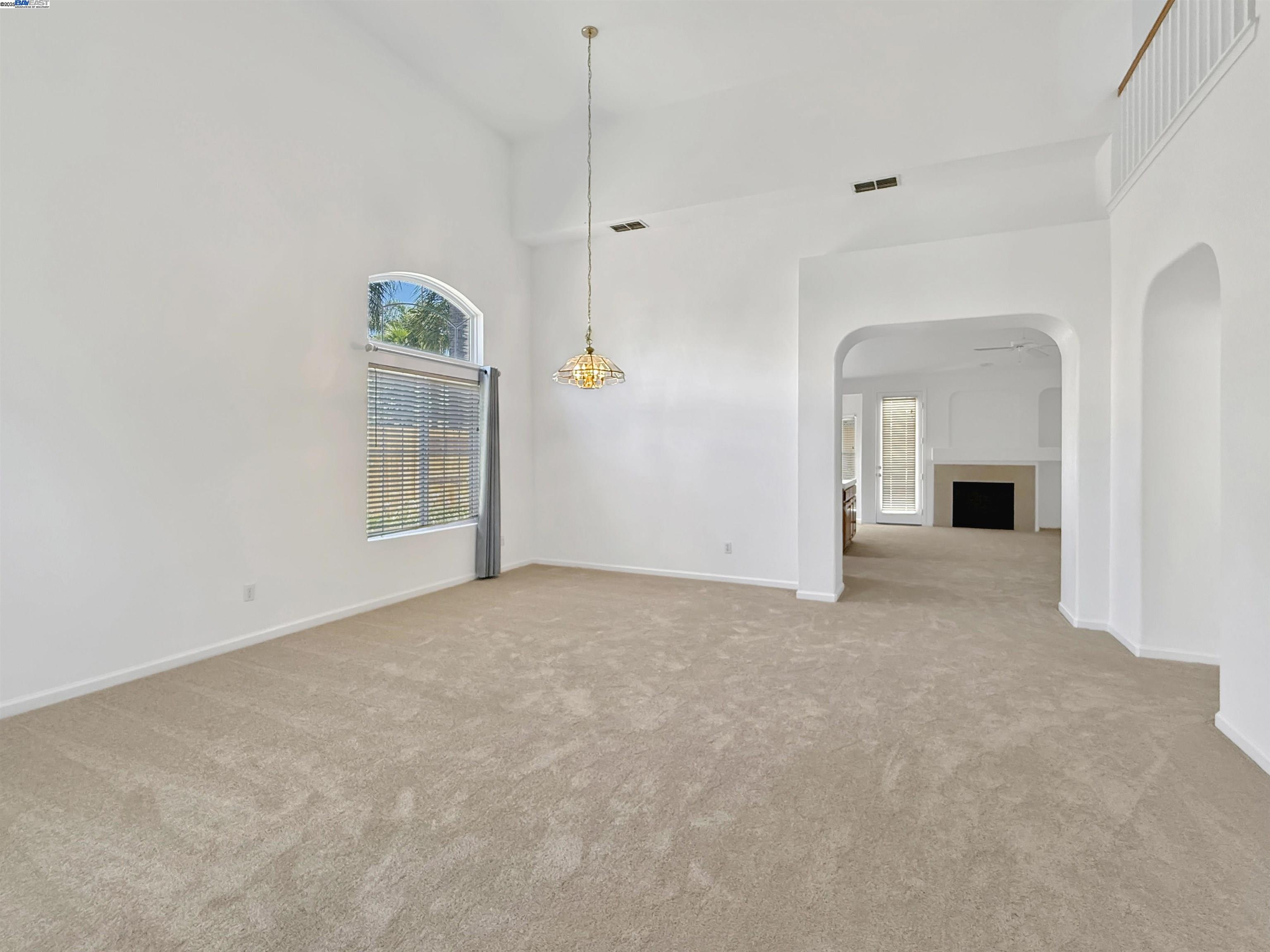 Detail Gallery Image 6 of 47 For 2352 Gretchen Elizabeth Ct, Tracy,  CA 95377 - 4 Beds | 2/1 Baths