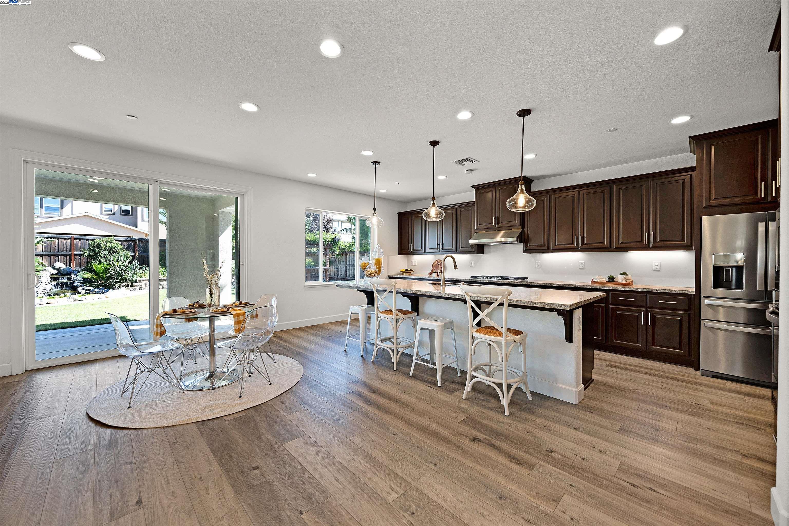 Detail Gallery Image 11 of 56 For 2288 Jessica Way, Tracy,  CA 95377 - 4 Beds | 3/1 Baths