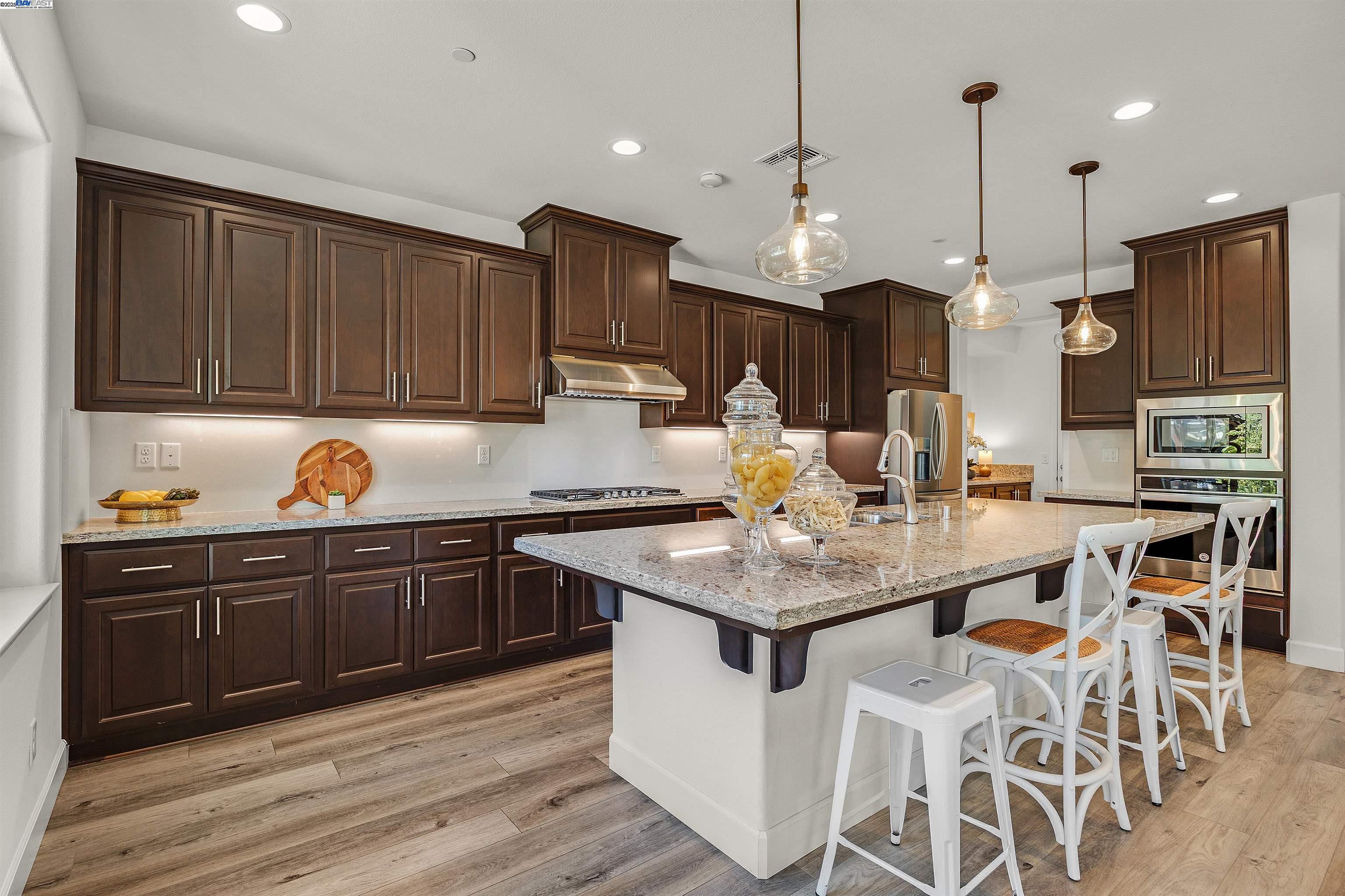 Detail Gallery Image 12 of 56 For 2288 Jessica Way, Tracy,  CA 95377 - 4 Beds | 3/1 Baths
