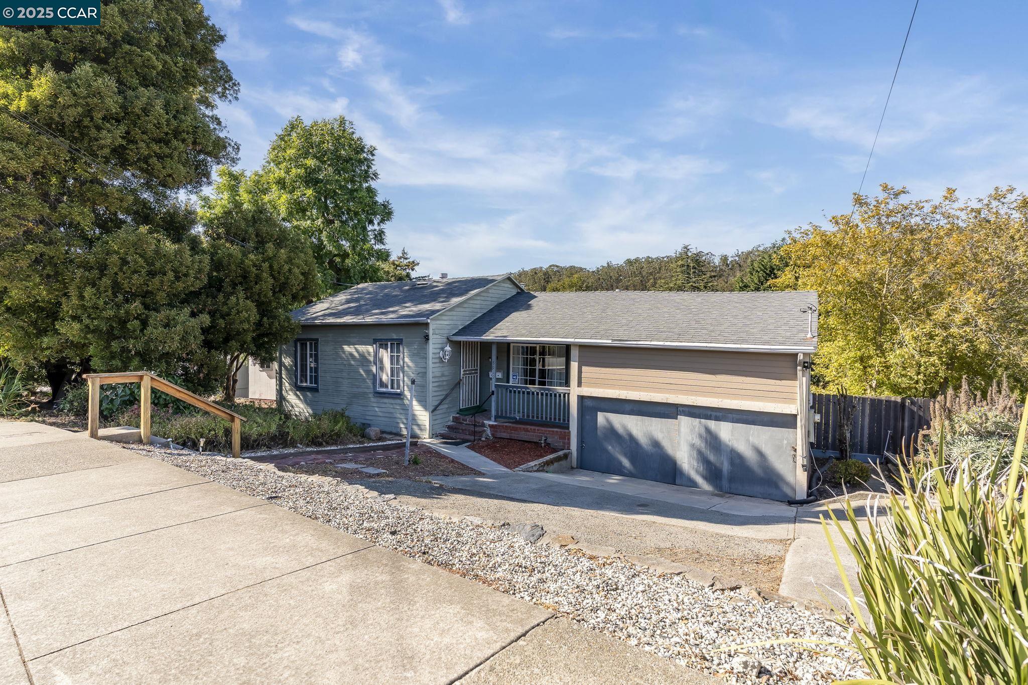 5919 Bernhard Ave, Richmond, California 94805, 2 Bedrooms Bedrooms, 5 Rooms Rooms,1 BathroomBathrooms,Residential,For Sale,5919 Bernhard Ave,41106320