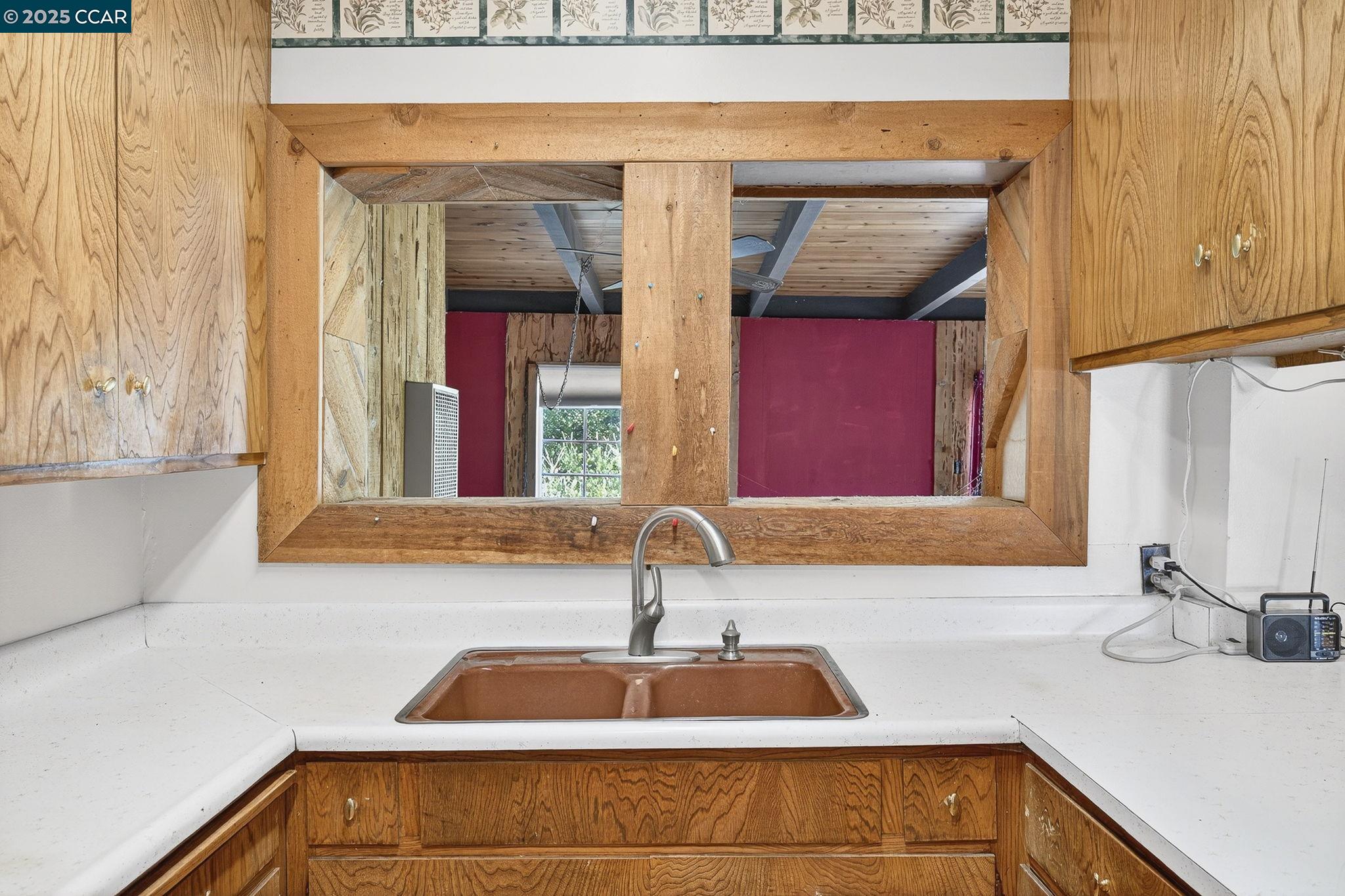 5919 Bernhard Ave, Richmond, California 94805, 2 Bedrooms Bedrooms, 5 Rooms Rooms,1 BathroomBathrooms,Residential,For Sale,5919 Bernhard Ave,41106320