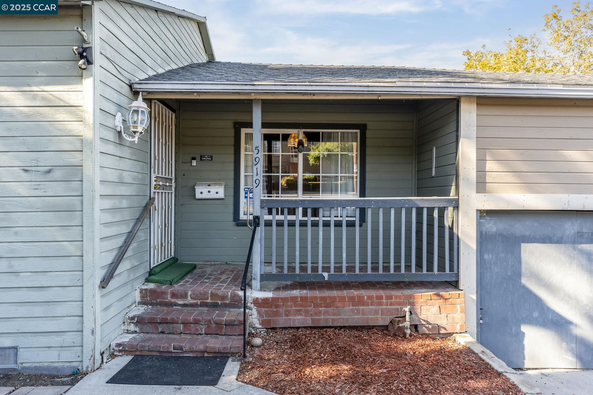 5919 Bernhard Ave, Richmond, California 94805, 2 Bedrooms Bedrooms, 5 Rooms Rooms,1 BathroomBathrooms,Residential,For Sale,5919 Bernhard Ave,41106320
