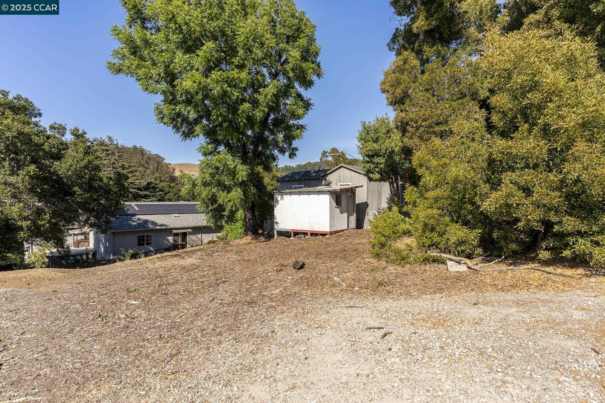 5919 Bernhard Ave, Richmond, California 94805, 2 Bedrooms Bedrooms, 5 Rooms Rooms,1 BathroomBathrooms,Residential,For Sale,5919 Bernhard Ave,41106320
