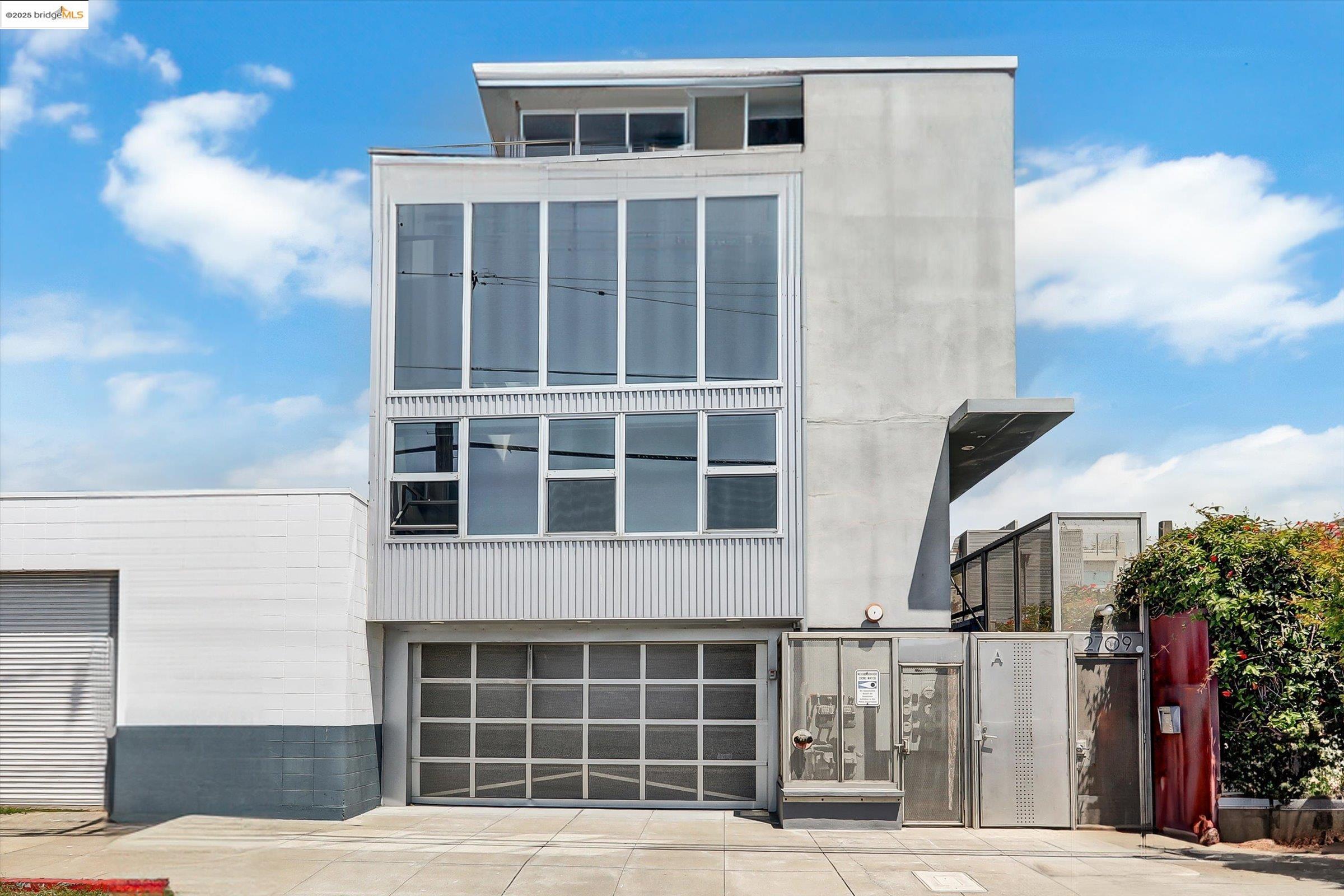 Condos, Lofts and Townhomes for Sale in East Bay Lofts