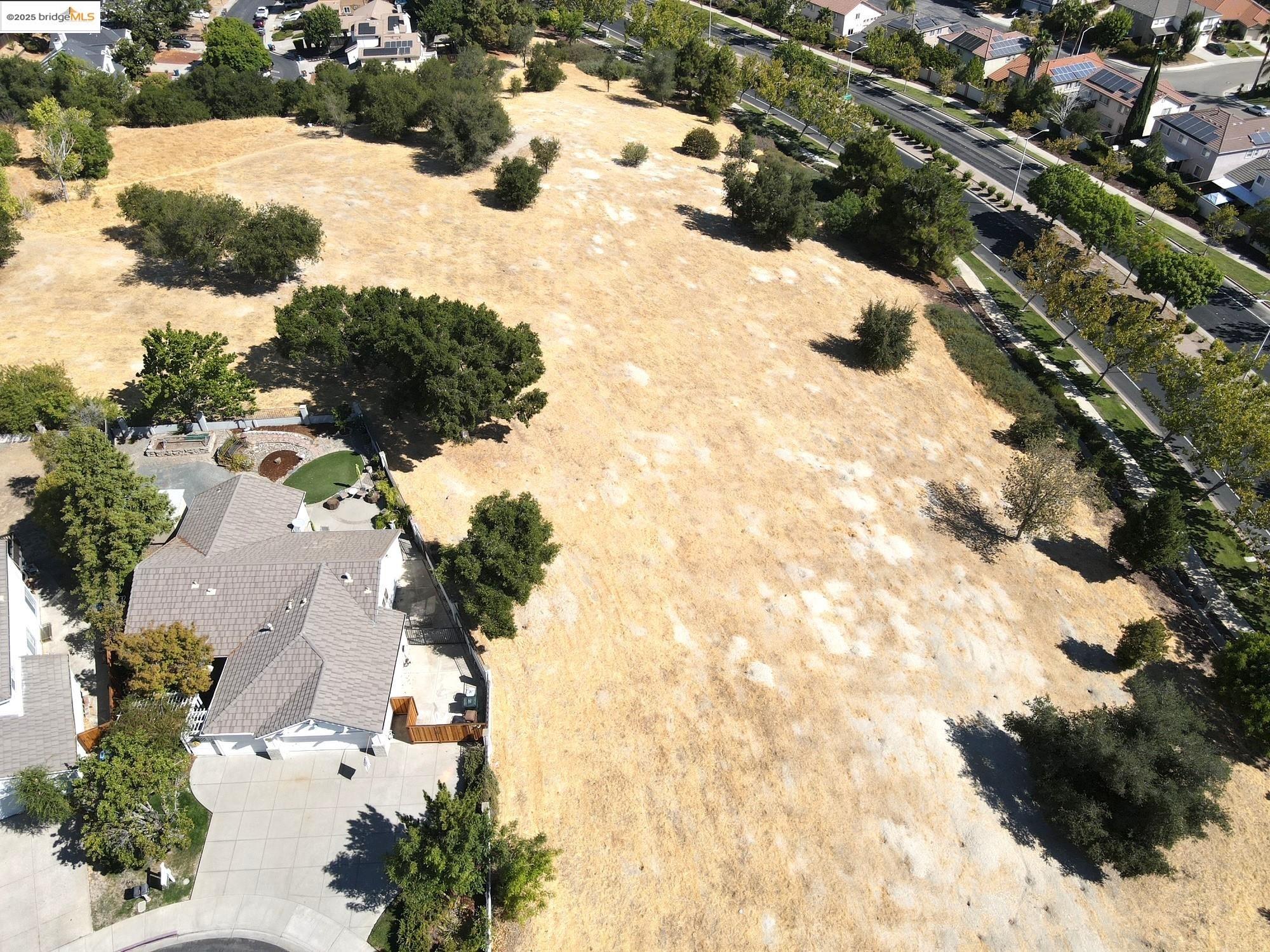 Detail Gallery Image 2 of 41 For 5213 Walker Ct, Antioch,  CA 94531 - 3 Beds | 2 Baths