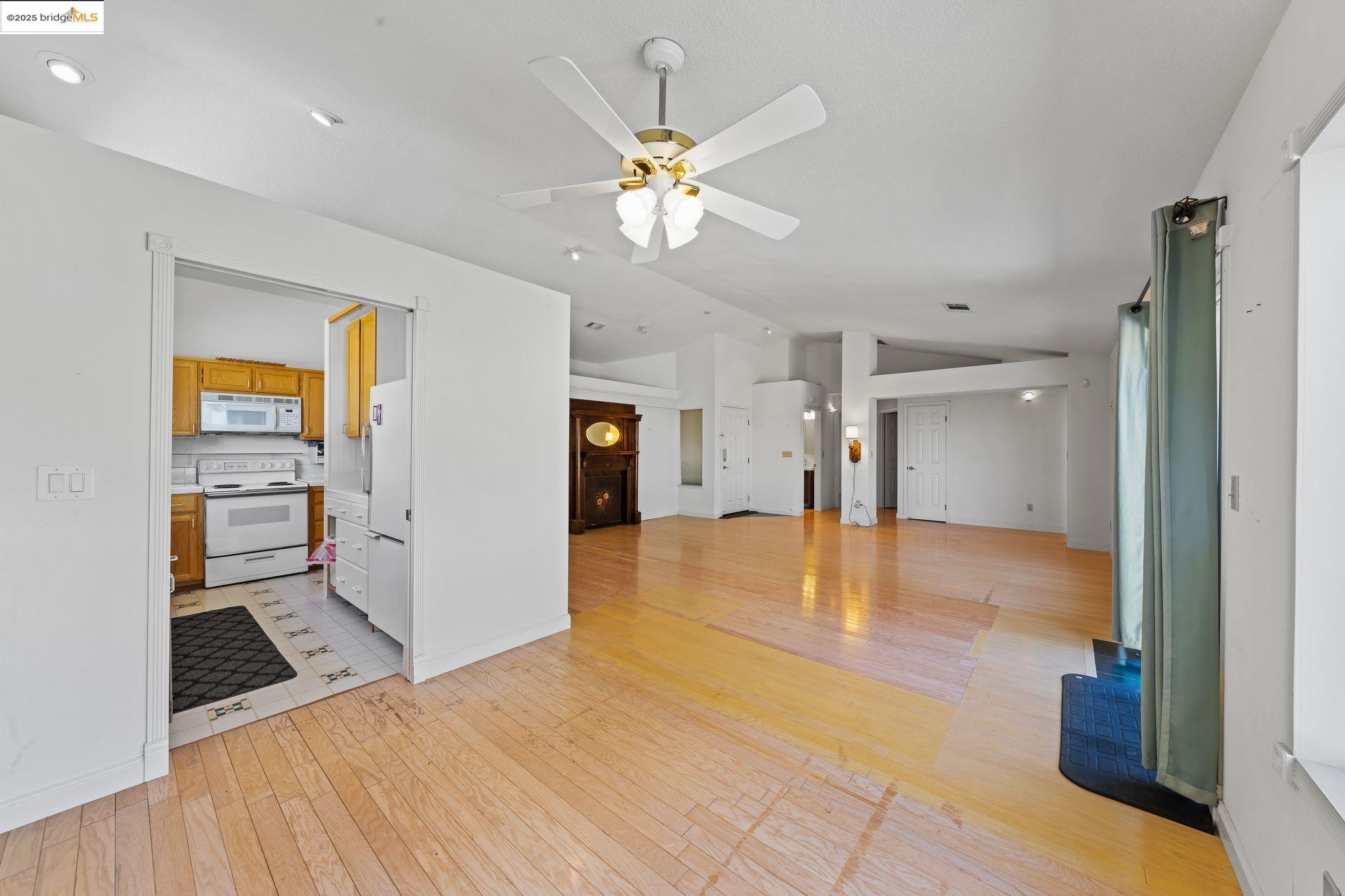 Detail Gallery Image 11 of 36 For 5213 Walker Ct, Antioch,  CA 94531 - 3 Beds | 2 Baths
