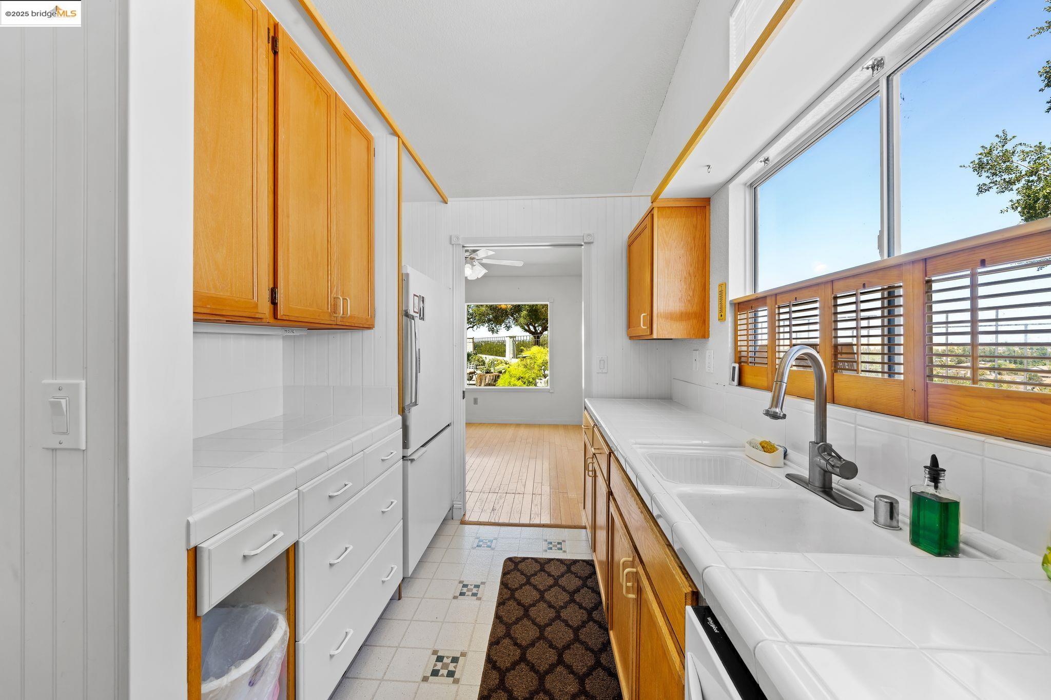 Detail Gallery Image 14 of 36 For 5213 Walker Ct, Antioch,  CA 94531 - 3 Beds | 2 Baths