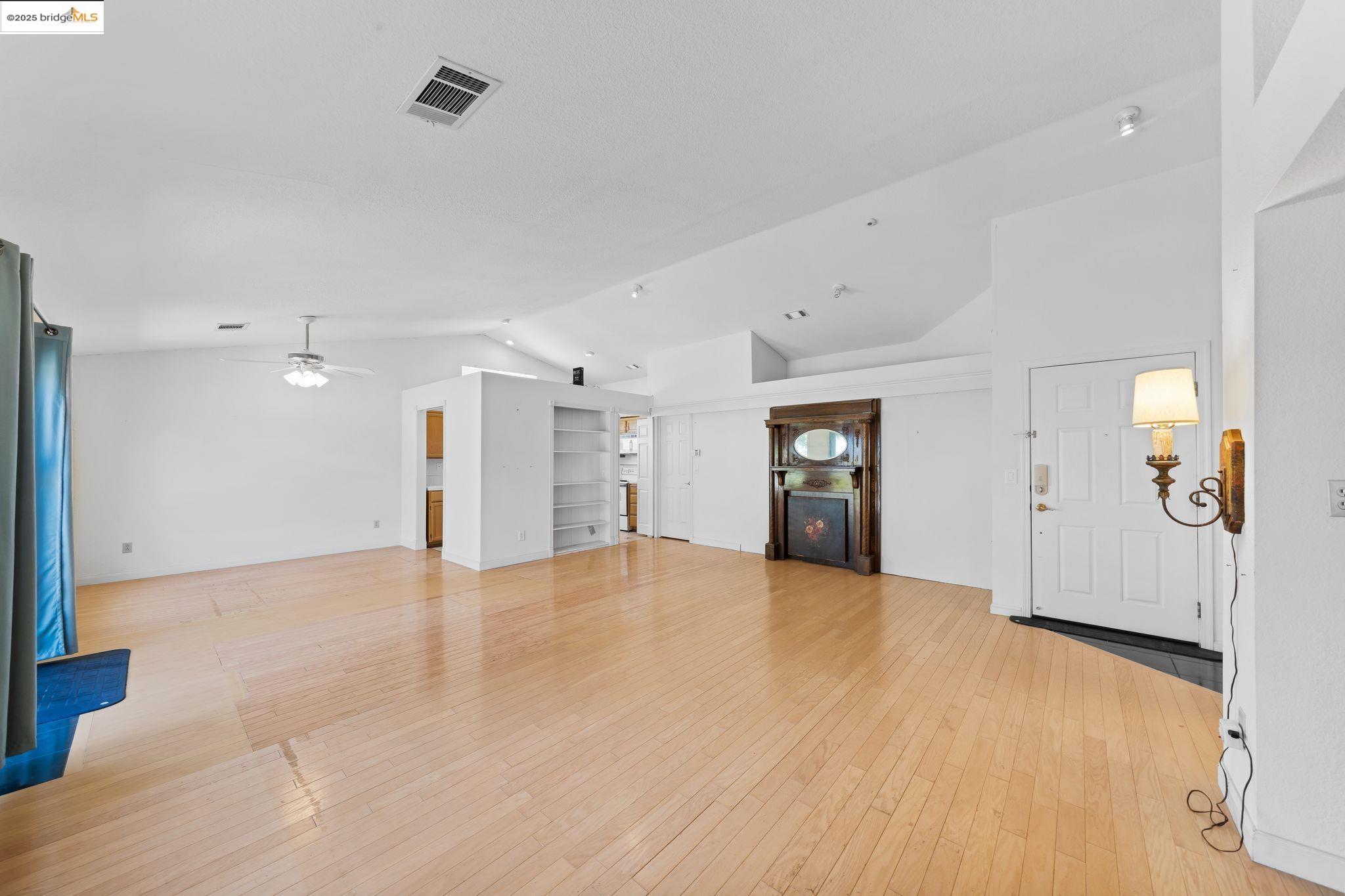 Detail Gallery Image 6 of 36 For 5213 Walker Ct, Antioch,  CA 94531 - 3 Beds | 2 Baths