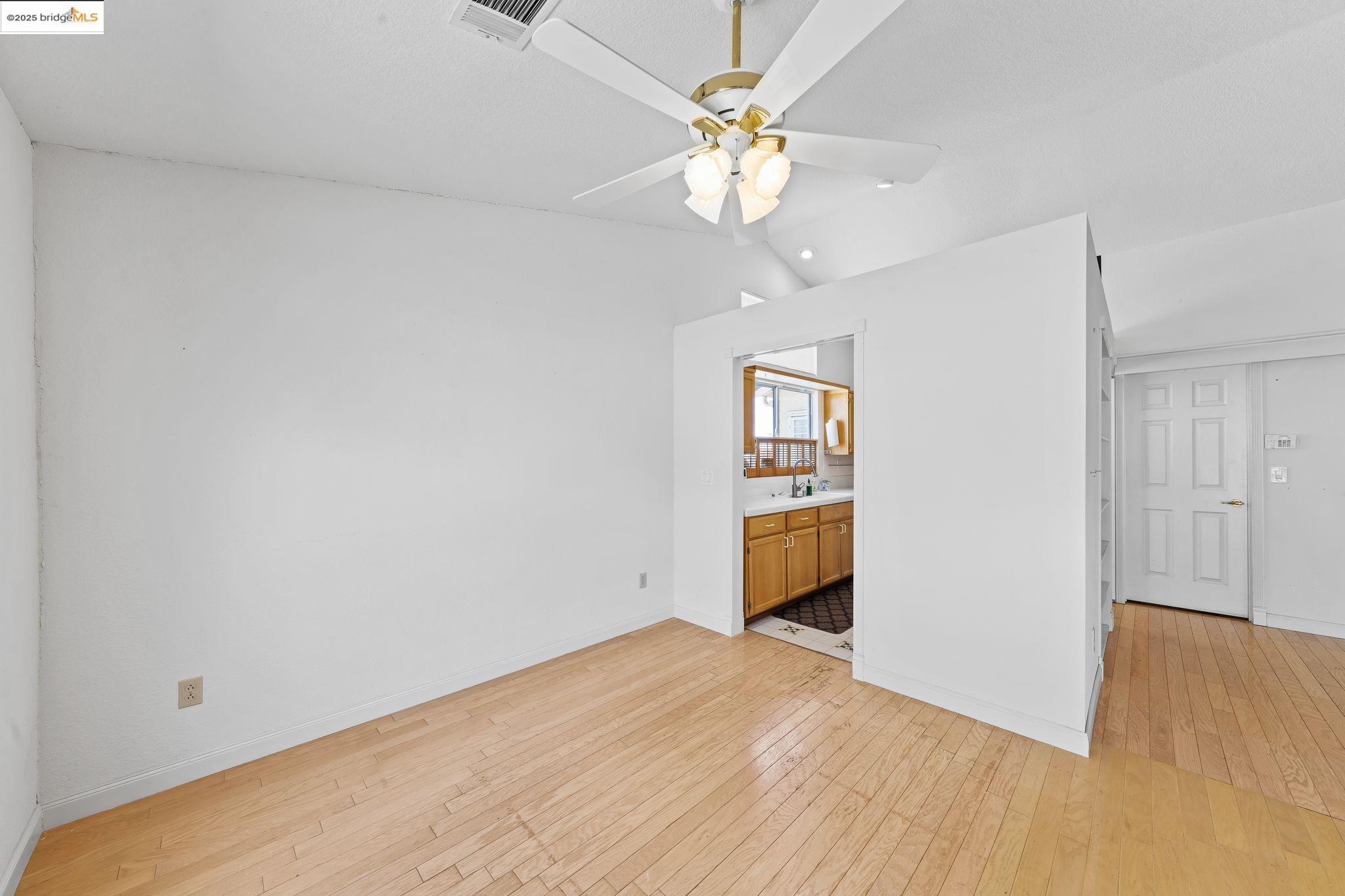 Detail Gallery Image 10 of 36 For 5213 Walker Ct, Antioch,  CA 94531 - 3 Beds | 2 Baths