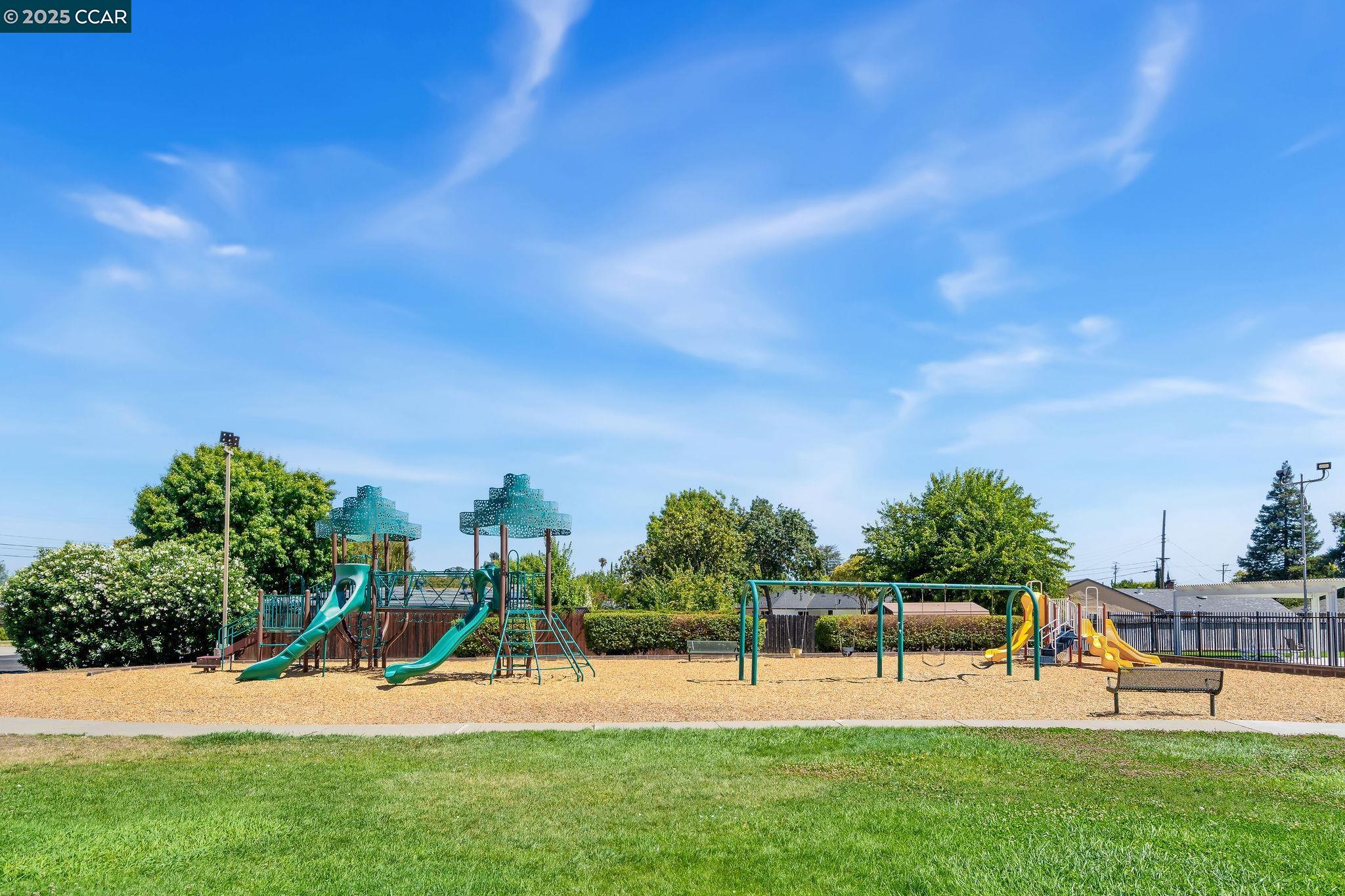 Detail Gallery Image 24 of 27 For 3248 Reva Dr, Concord,  CA 94519 - 3 Beds | 2 Baths