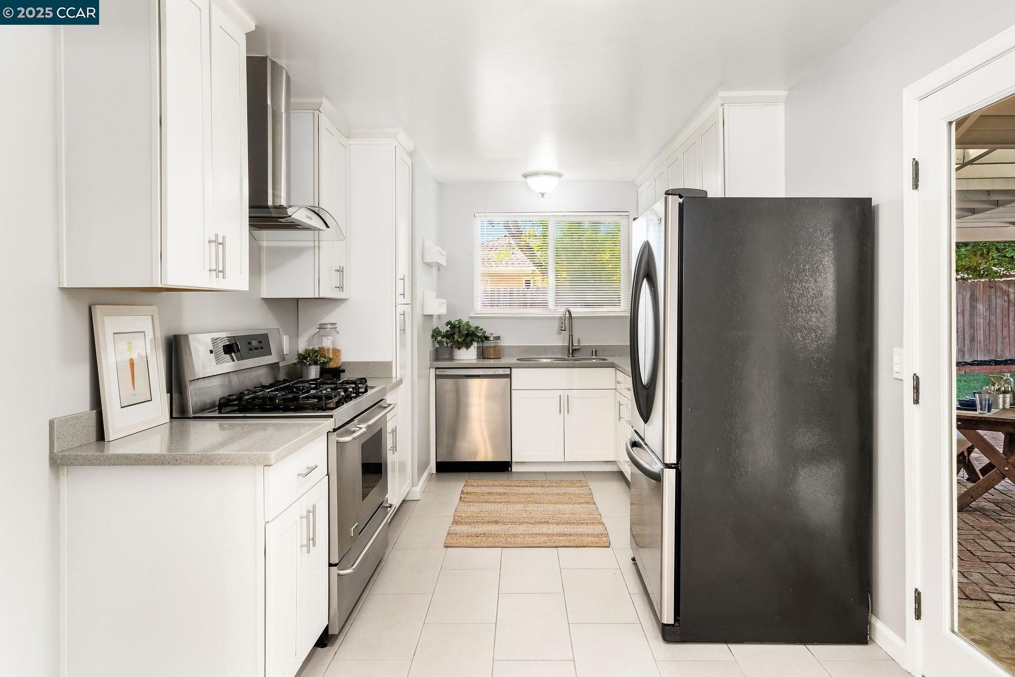 Detail Gallery Image 10 of 27 For 3248 Reva Dr, Concord,  CA 94519 - 3 Beds | 2 Baths