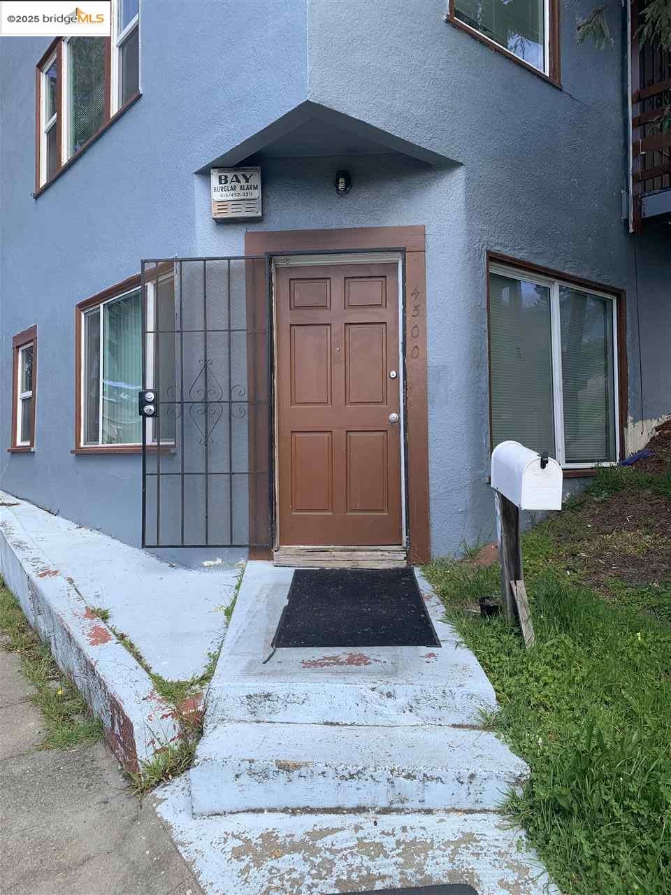 4500 San Carlos Ave, Oakland, California 94601, 2 Bedrooms Bedrooms, 6 Rooms Rooms,1 BathroomBathrooms,Residential Lease,For Rent,4500 San Carlos Ave,41106331
