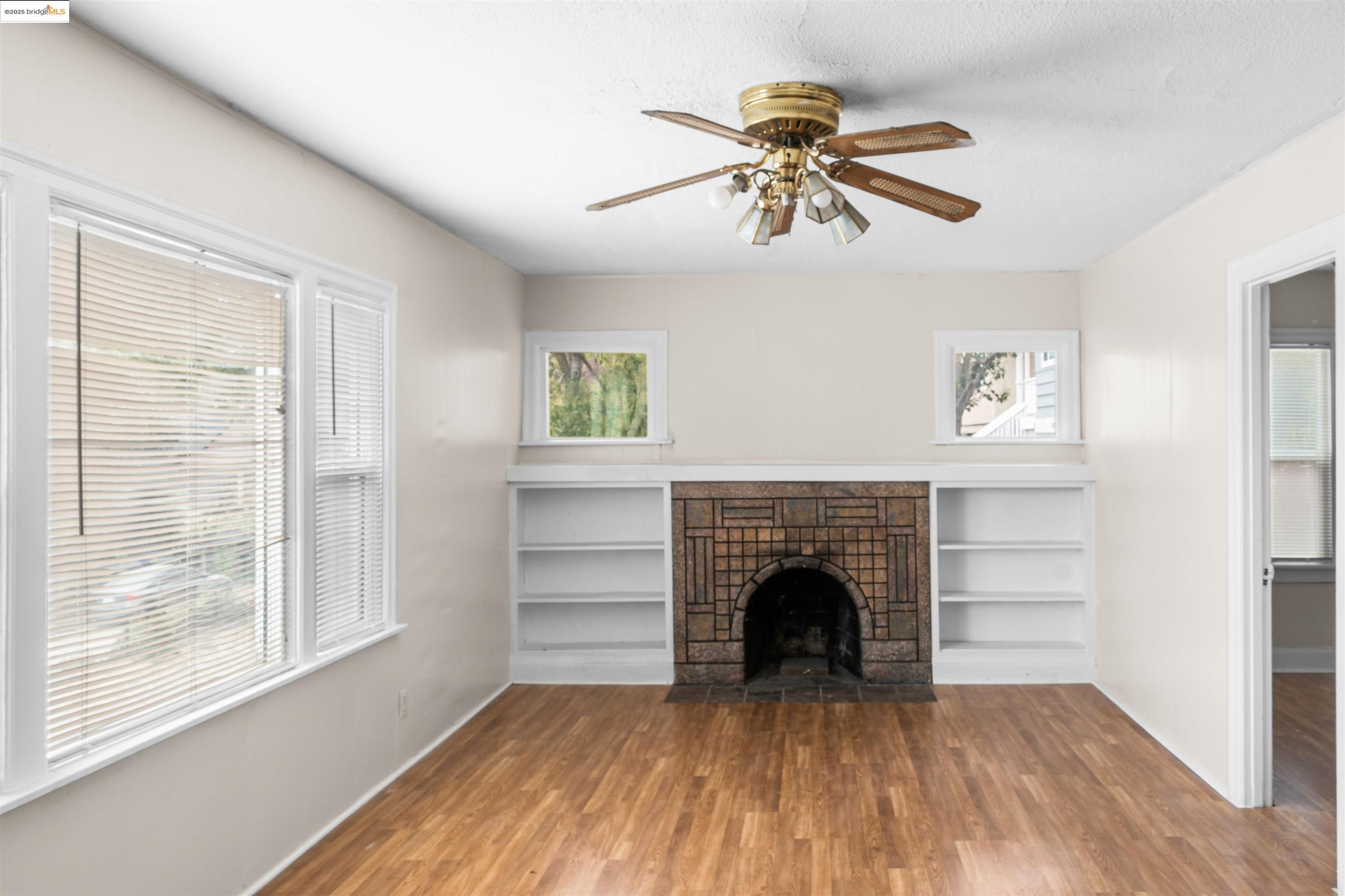 4500 San Carlos Ave, Oakland, California 94601, 2 Bedrooms Bedrooms, 6 Rooms Rooms,1 BathroomBathrooms,Residential Lease,For Rent,4500 San Carlos Ave,41106331