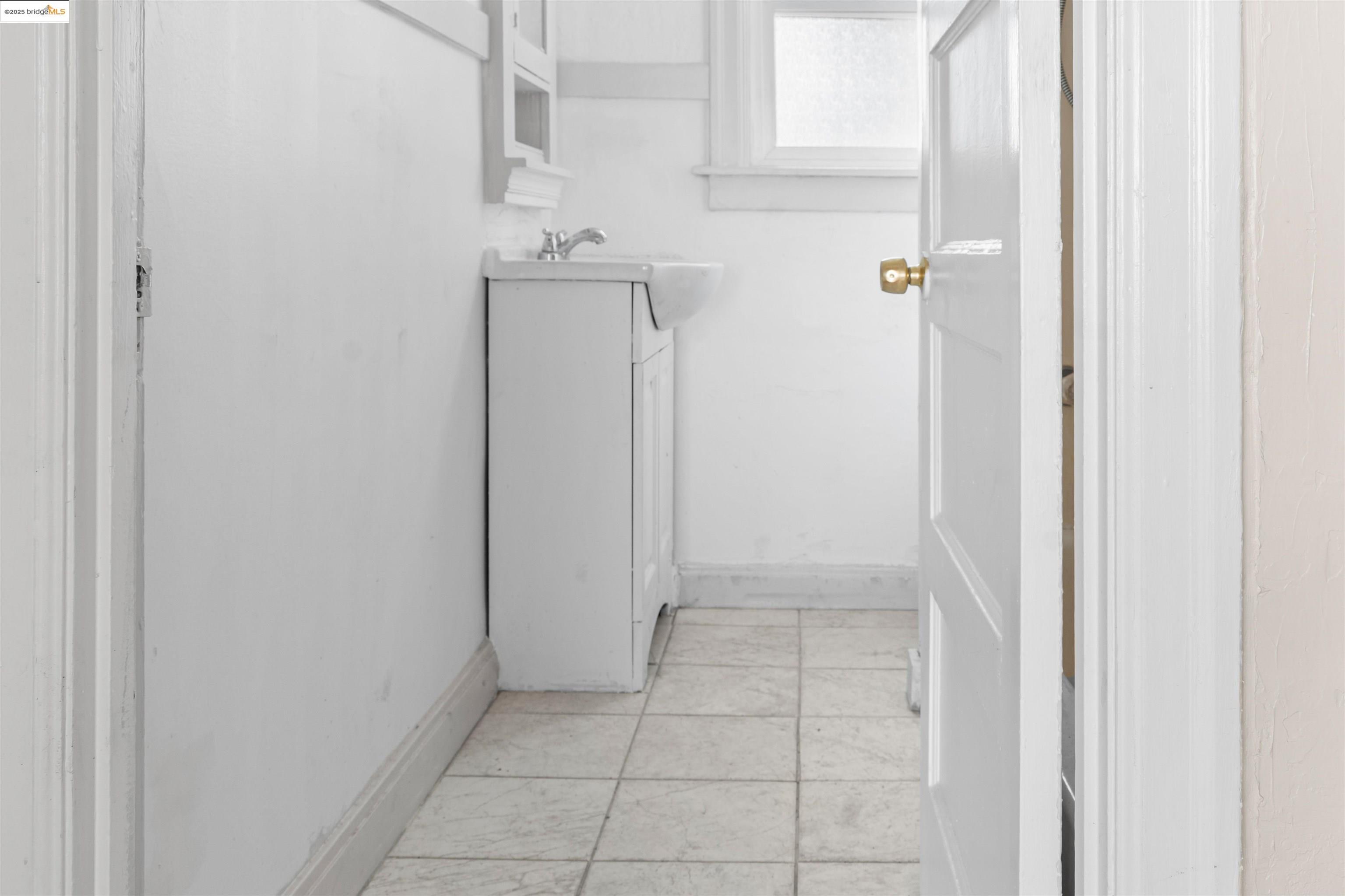 4500 San Carlos Ave, Oakland, California 94601, 2 Bedrooms Bedrooms, 6 Rooms Rooms,1 BathroomBathrooms,Residential Lease,For Rent,4500 San Carlos Ave,41106331