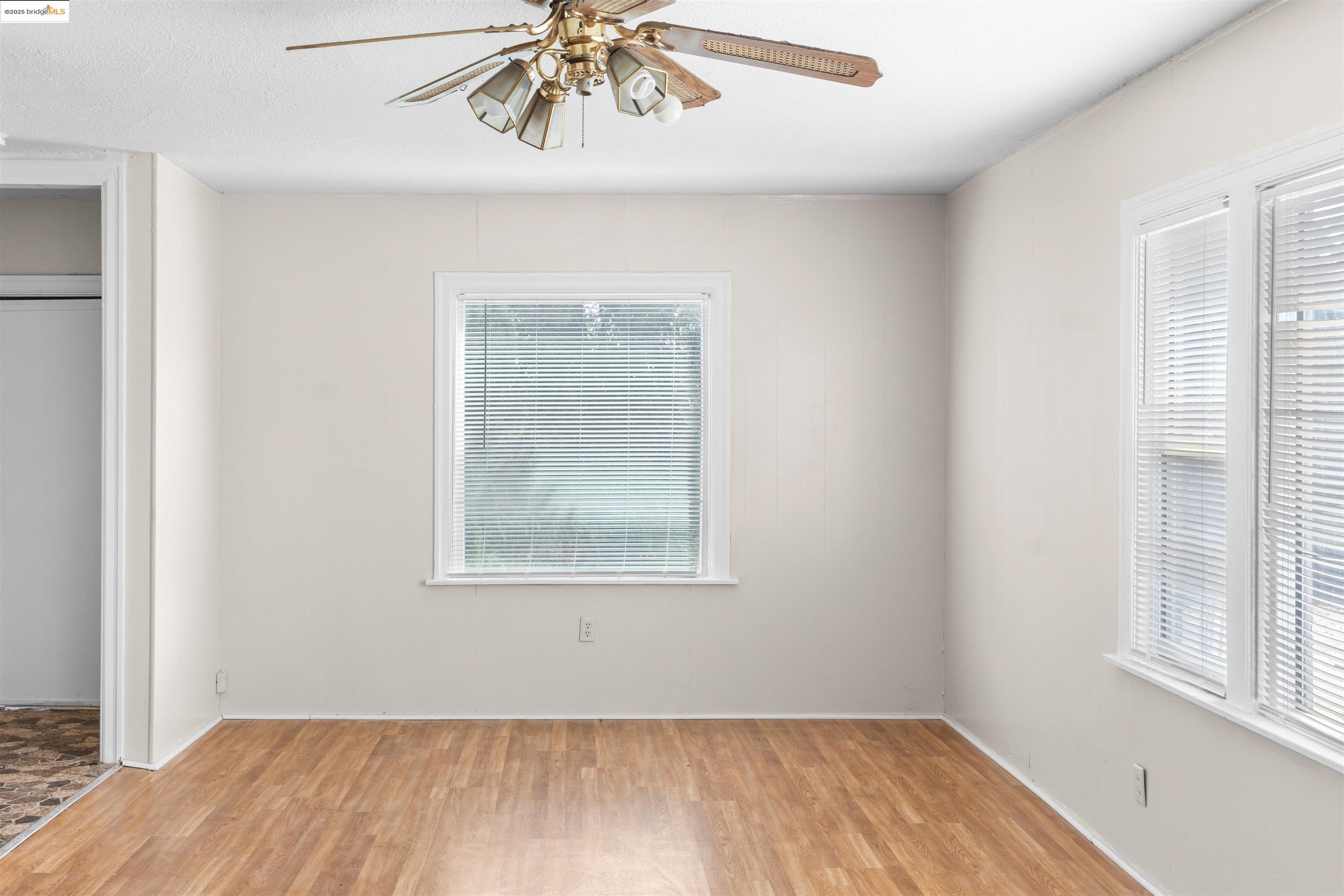 4500 San Carlos Ave, Oakland, California 94601, 2 Bedrooms Bedrooms, 6 Rooms Rooms,1 BathroomBathrooms,Residential Lease,For Rent,4500 San Carlos Ave,41106331
