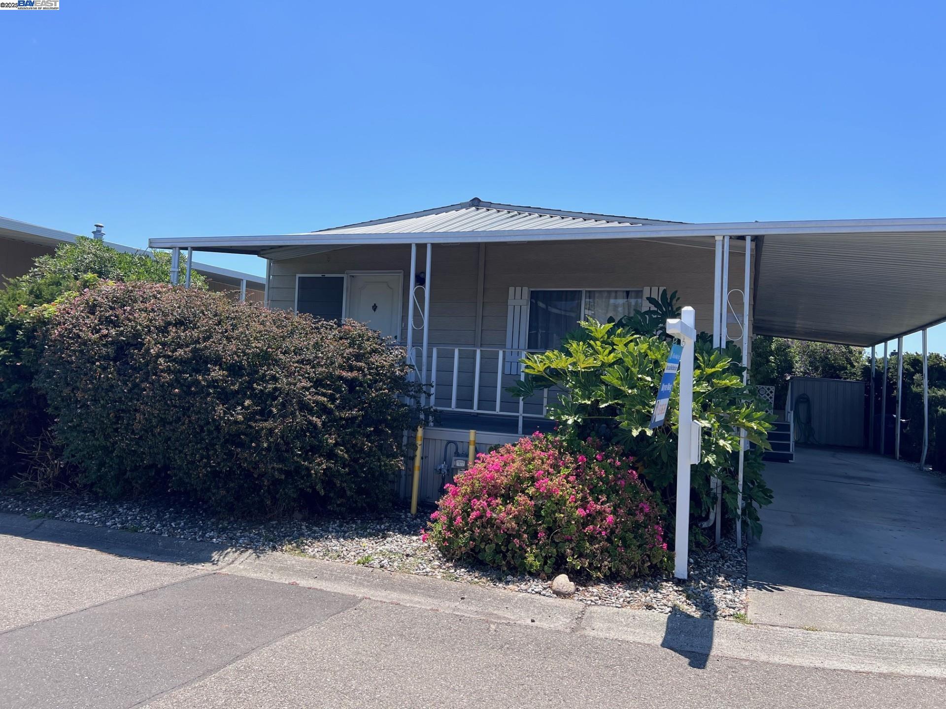1352 Chelsea, Hayward, California 94544, 2 Bedrooms Bedrooms, 6 Rooms Rooms,2 BathroomsBathrooms,Manufactured In Park,For Sale,1352 Chelsea,41106332