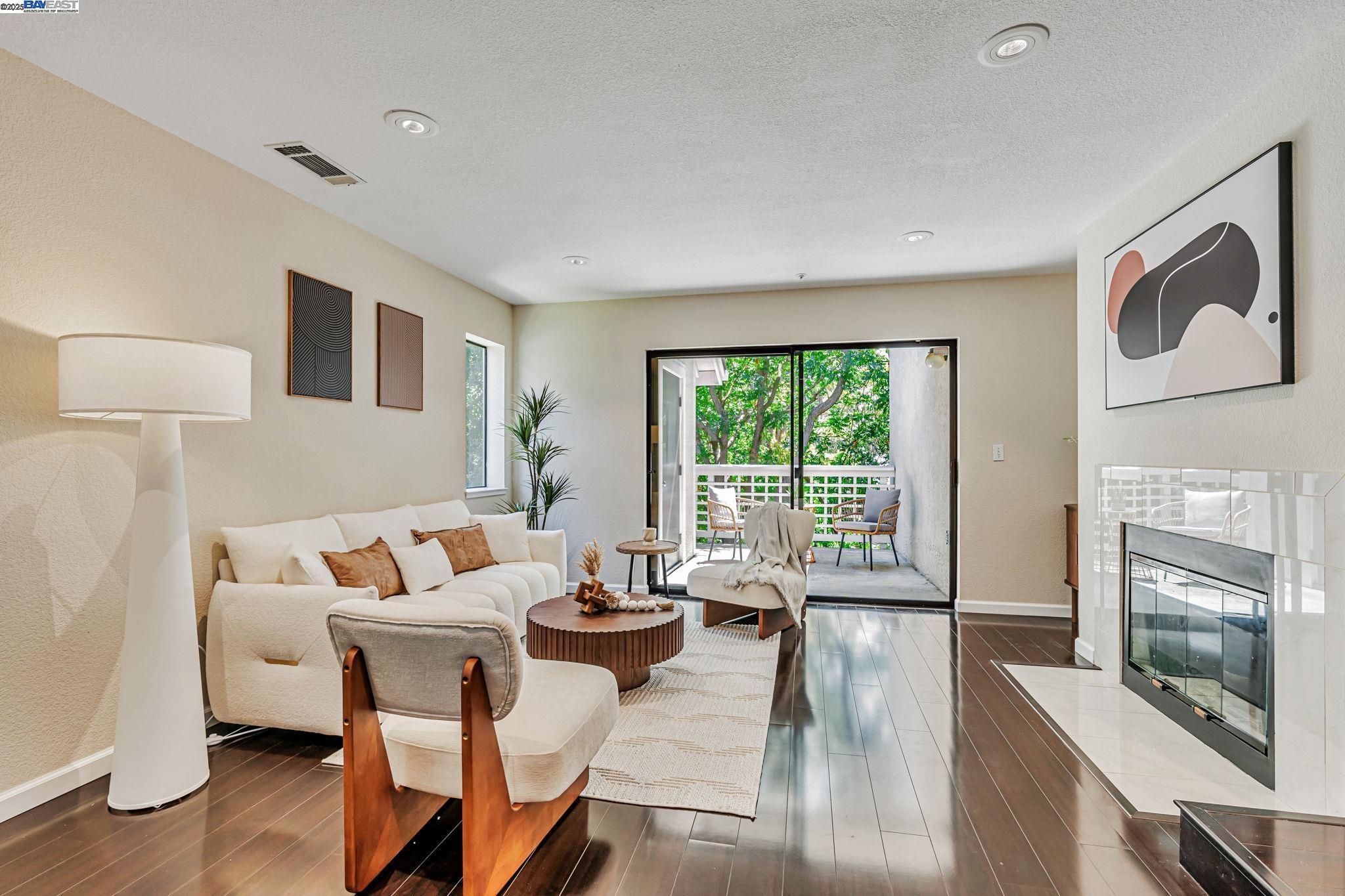 MLS: 41106336 Condo For Sale
