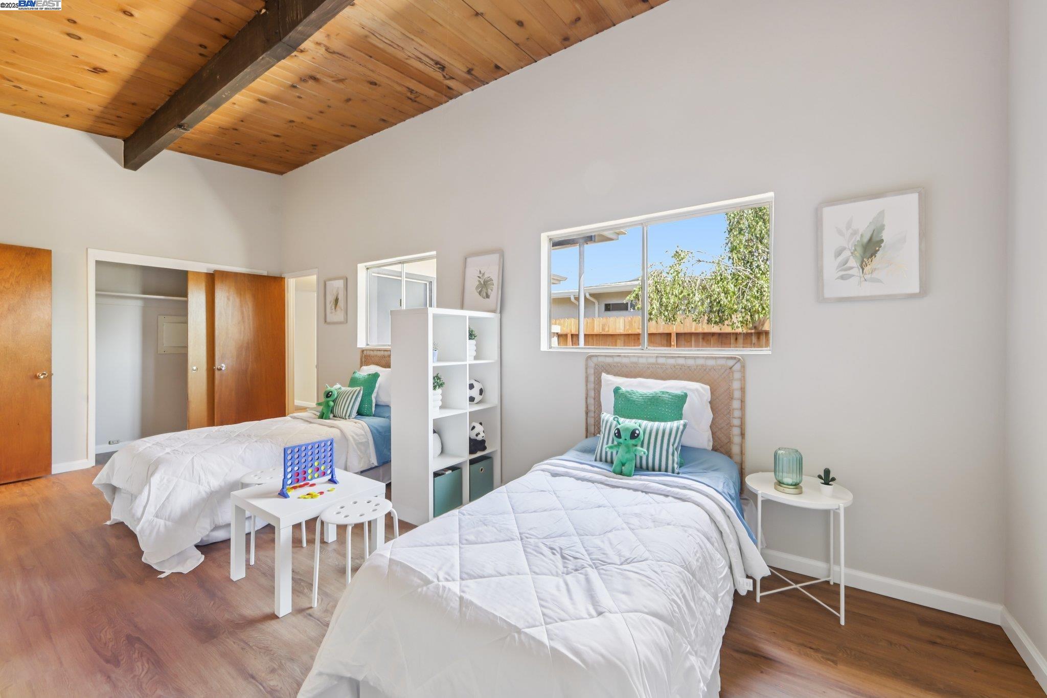 1213 Rosewood Way, Alameda, California 94501, 3 Bedrooms Bedrooms, 6 Rooms Rooms,2 BathroomsBathrooms,Residential,For Sale,1213 Rosewood Way,41106341