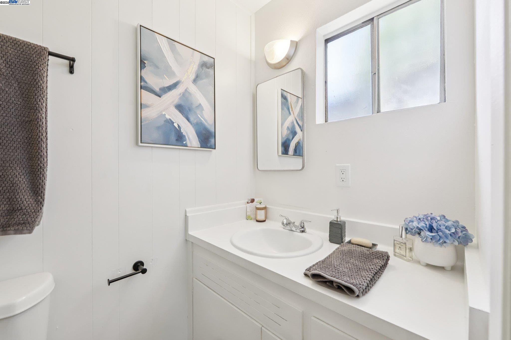1213 Rosewood Way, Alameda, California 94501, 3 Bedrooms Bedrooms, 6 Rooms Rooms,2 BathroomsBathrooms,Residential,For Sale,1213 Rosewood Way,41106341