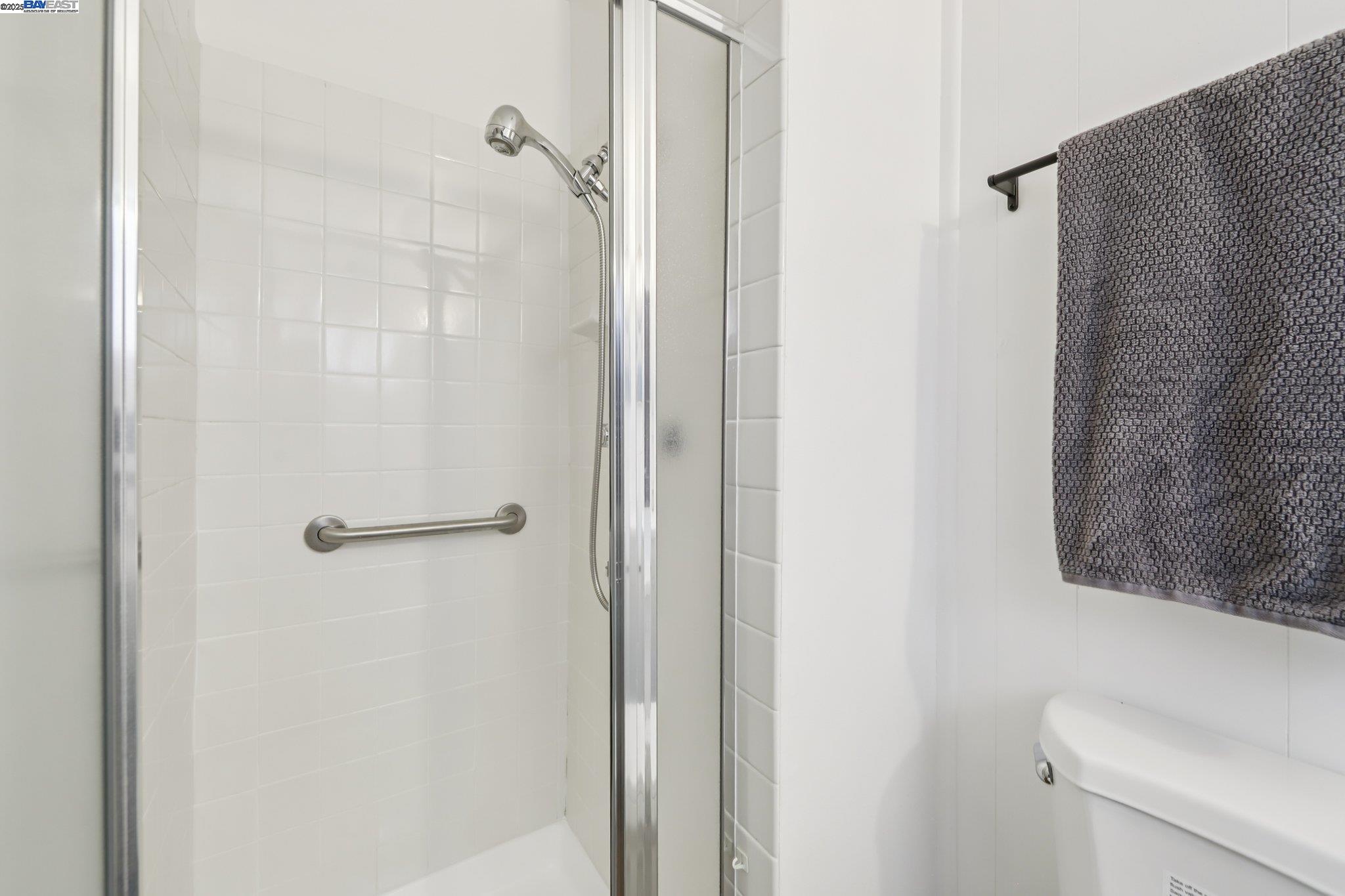 1213 Rosewood Way, Alameda, California 94501, 3 Bedrooms Bedrooms, 6 Rooms Rooms,2 BathroomsBathrooms,Residential,For Sale,1213 Rosewood Way,41106341