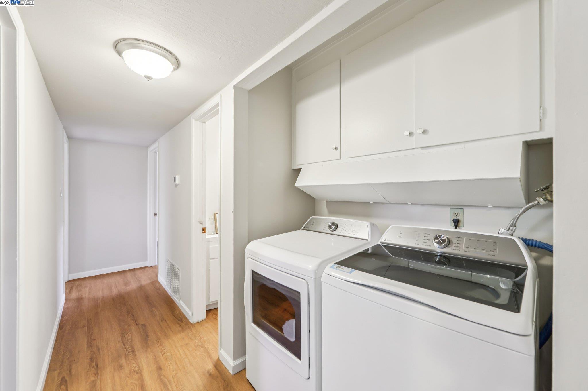 1213 Rosewood Way, Alameda, California 94501, 3 Bedrooms Bedrooms, 6 Rooms Rooms,2 BathroomsBathrooms,Residential,For Sale,1213 Rosewood Way,41106341