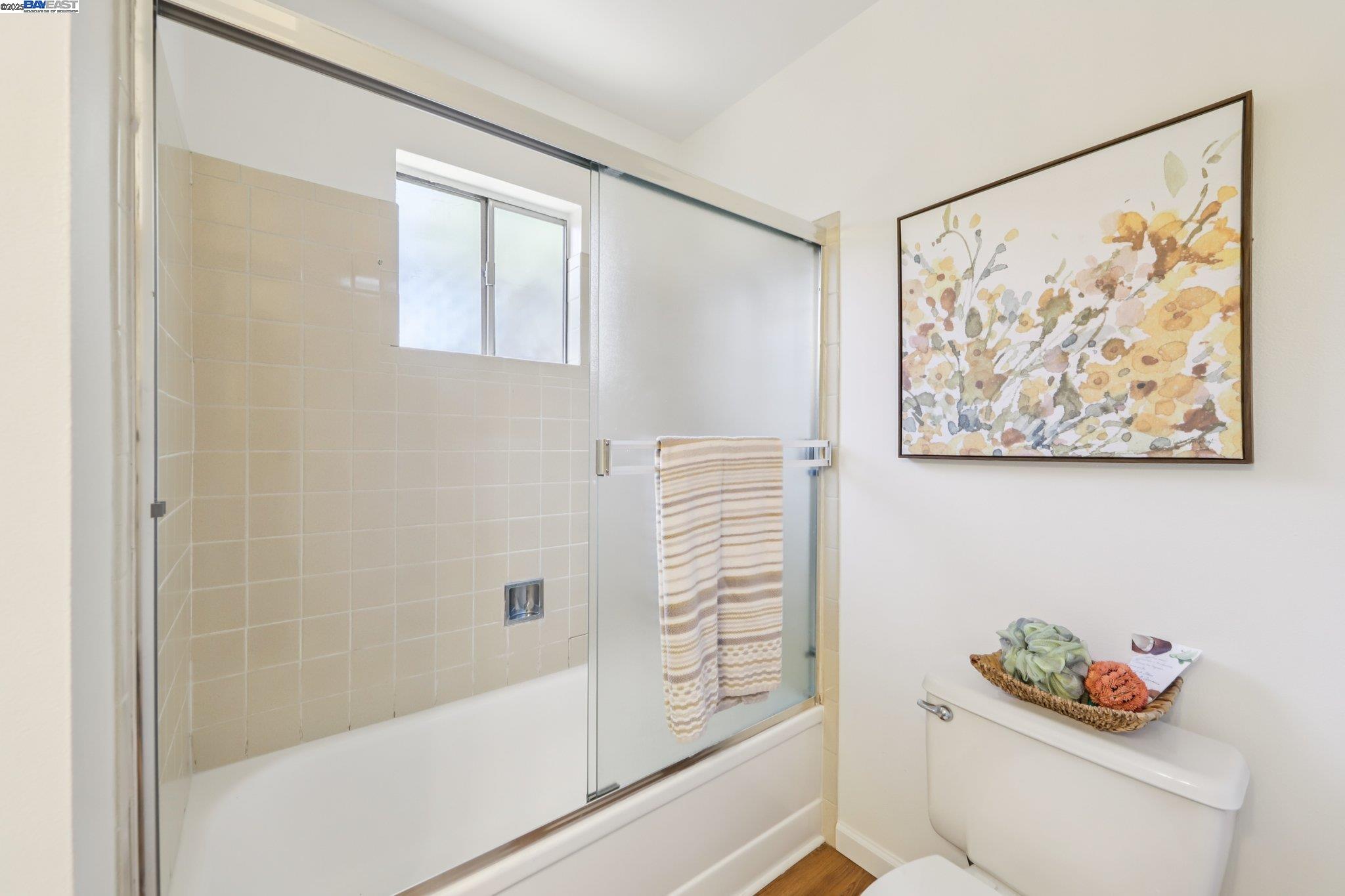 1213 Rosewood Way, Alameda, California 94501, 3 Bedrooms Bedrooms, 6 Rooms Rooms,2 BathroomsBathrooms,Residential,For Sale,1213 Rosewood Way,41106341