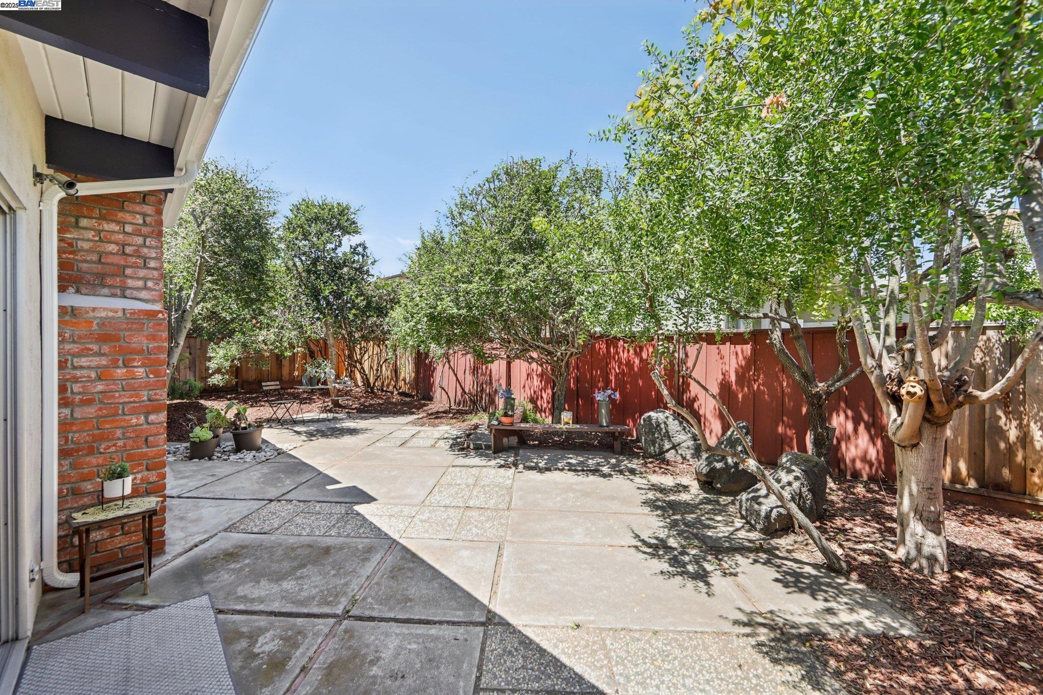 1213 Rosewood Way, Alameda, California 94501, 3 Bedrooms Bedrooms, 6 Rooms Rooms,2 BathroomsBathrooms,Residential,For Sale,1213 Rosewood Way,41106341