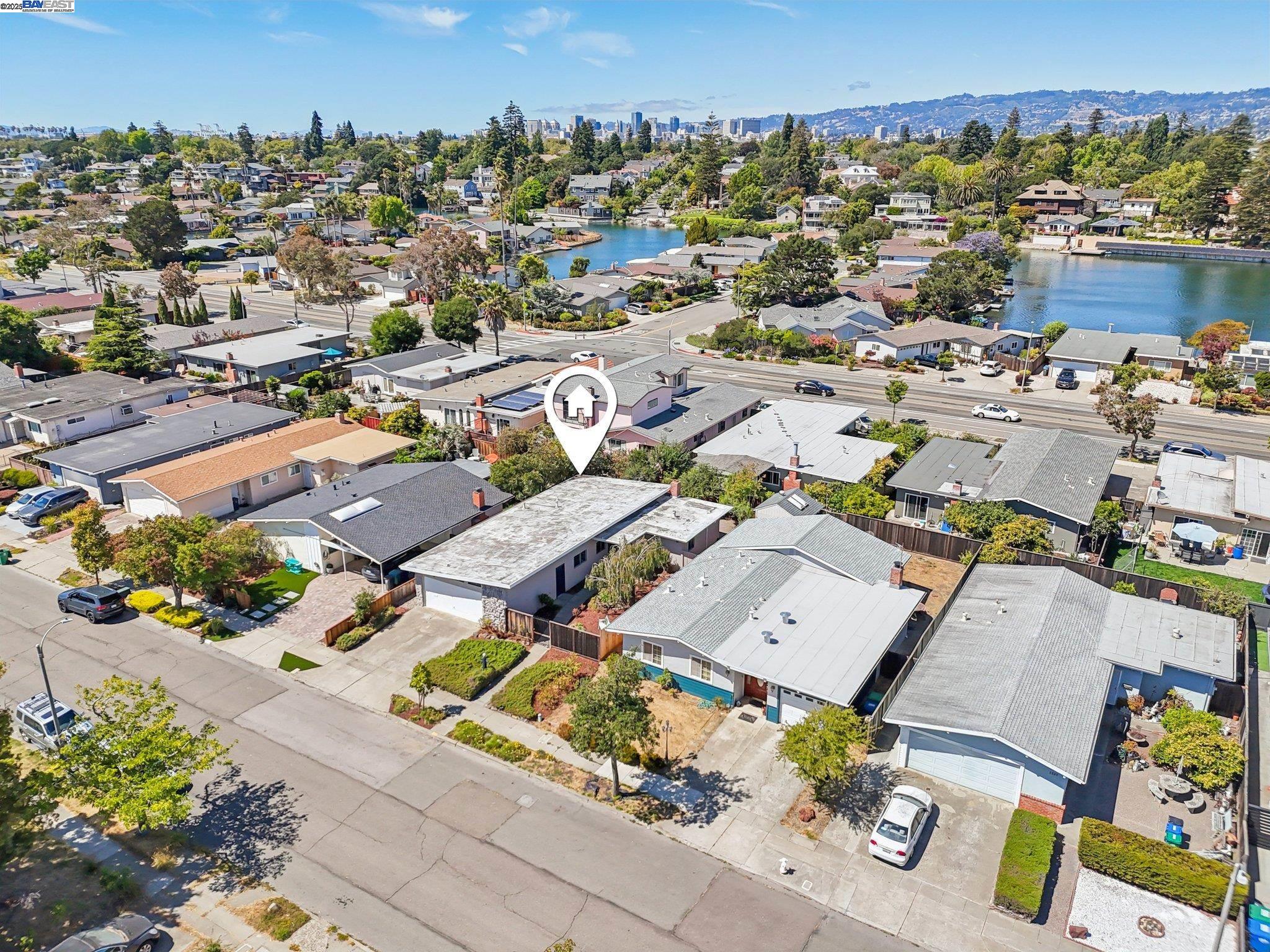 1213 Rosewood Way, Alameda, California 94501, 3 Bedrooms Bedrooms, 6 Rooms Rooms,2 BathroomsBathrooms,Residential,For Sale,1213 Rosewood Way,41106341
