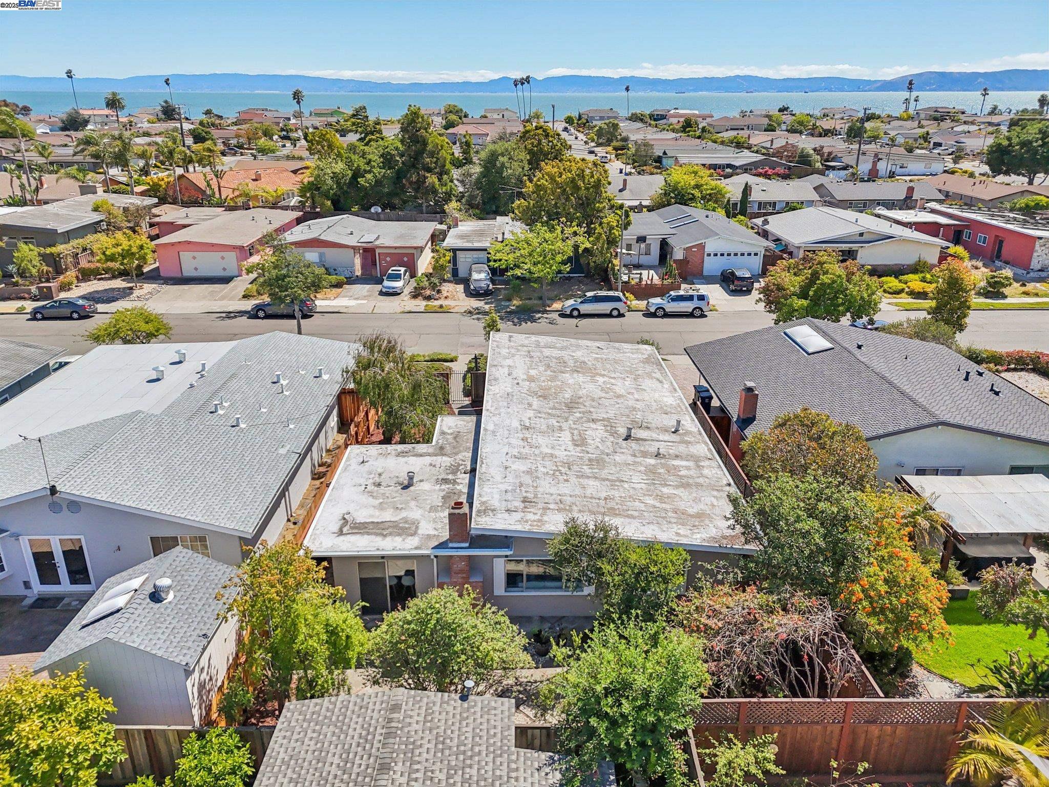 1213 Rosewood Way, Alameda, California 94501, 3 Bedrooms Bedrooms, 6 Rooms Rooms,2 BathroomsBathrooms,Residential,For Sale,1213 Rosewood Way,41106341