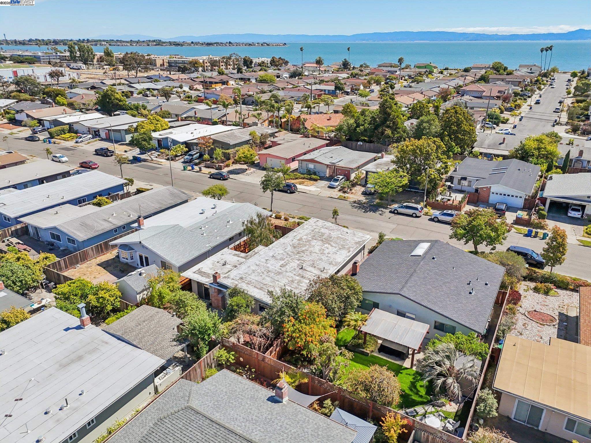 1213 Rosewood Way, Alameda, California 94501, 3 Bedrooms Bedrooms, 6 Rooms Rooms,2 BathroomsBathrooms,Residential,For Sale,1213 Rosewood Way,41106341