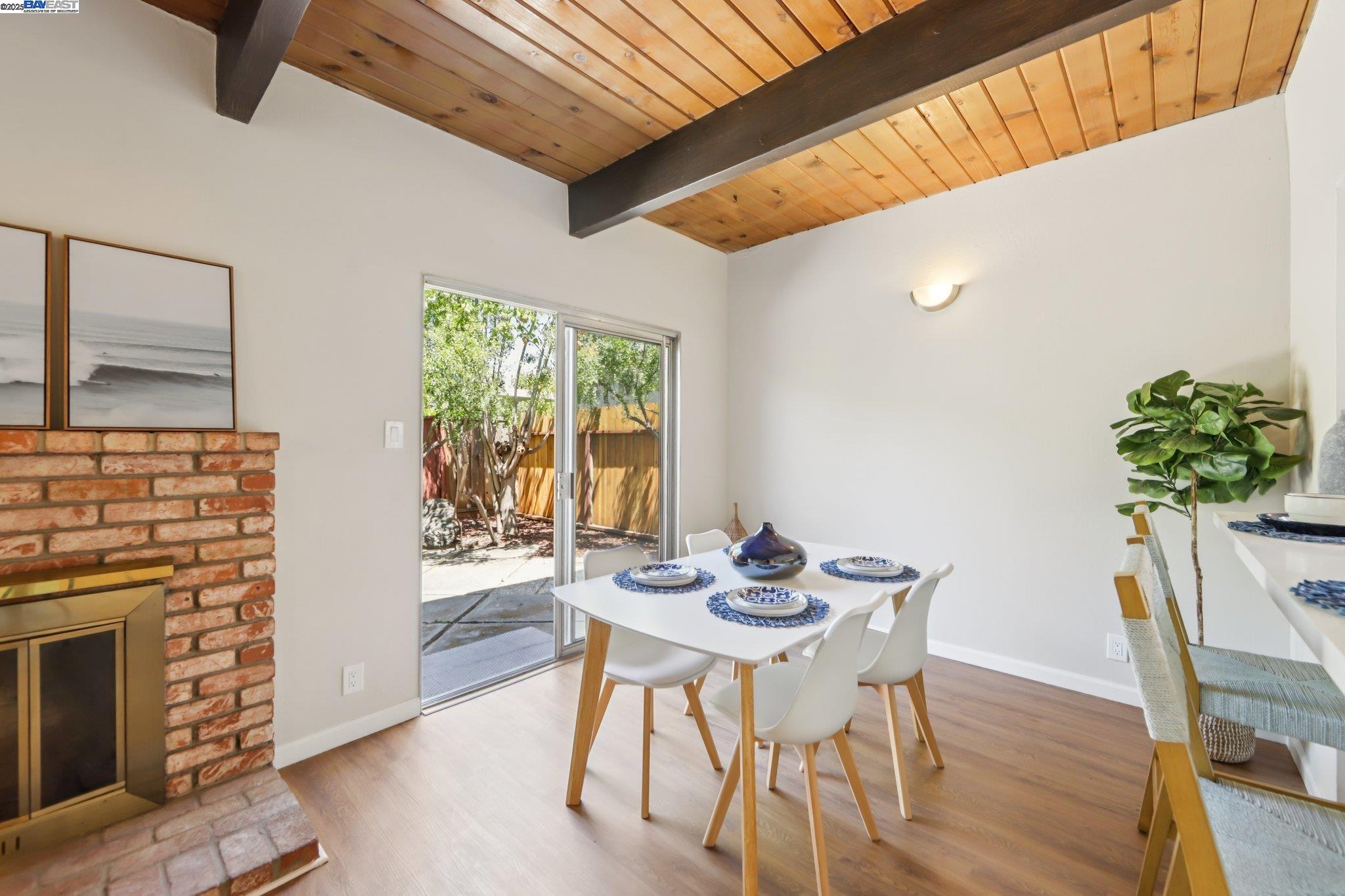 1213 Rosewood Way, Alameda, California 94501, 3 Bedrooms Bedrooms, 6 Rooms Rooms,2 BathroomsBathrooms,Residential,For Sale,1213 Rosewood Way,41106341