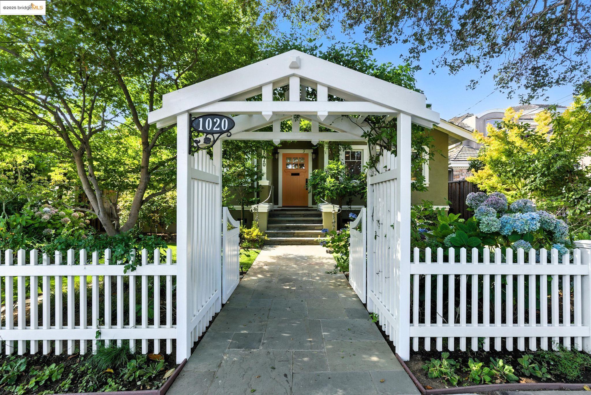 1020 Channing Ave, Palo Alto, California 94301, 5 Bedrooms Bedrooms, 11 Rooms Rooms,3 BathroomsBathrooms,Residential,For Sale,1020 Channing Ave,41106343
