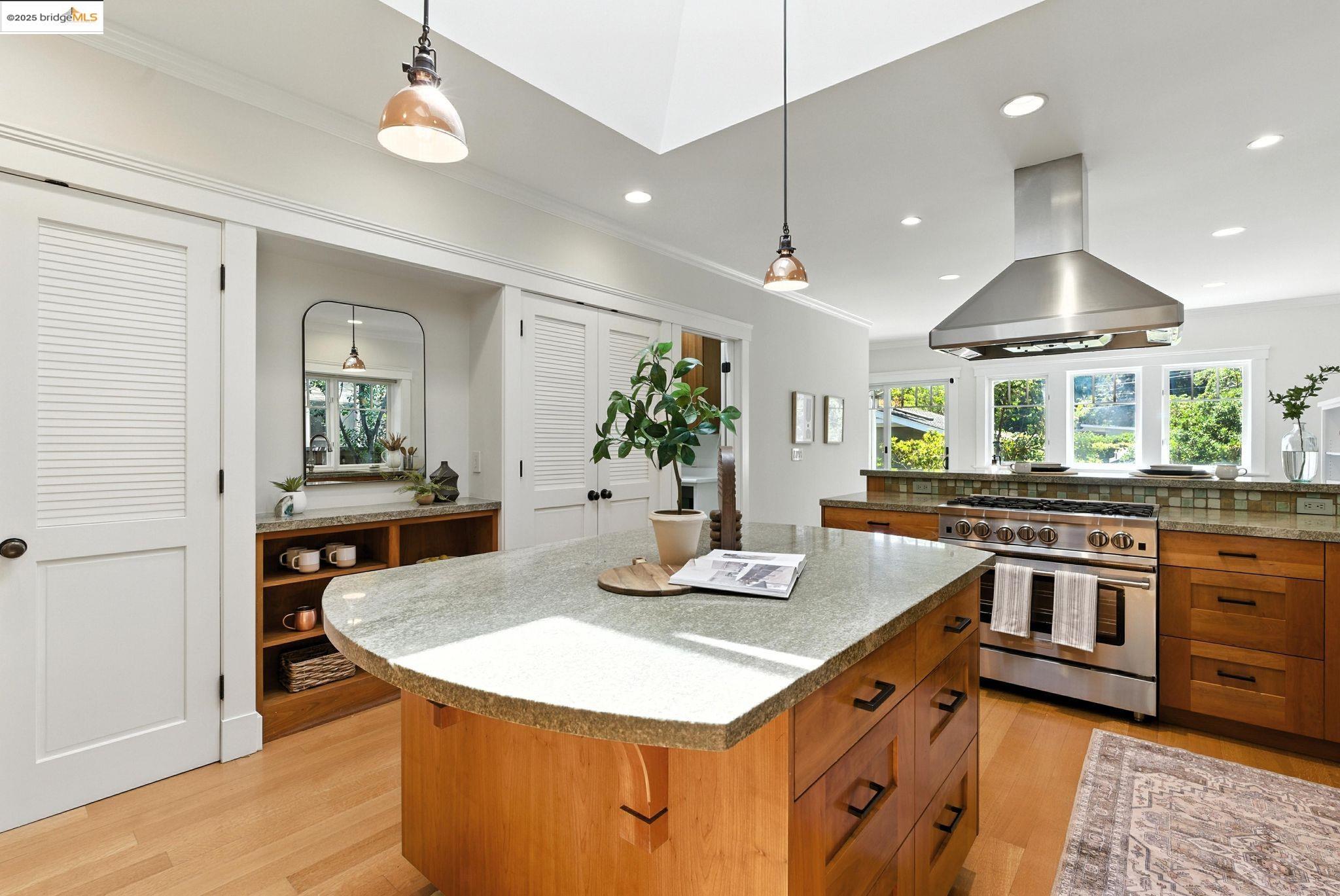 1020 Channing Ave, Palo Alto, California 94301, 5 Bedrooms Bedrooms, 11 Rooms Rooms,3 BathroomsBathrooms,Residential,For Sale,1020 Channing Ave,41106343