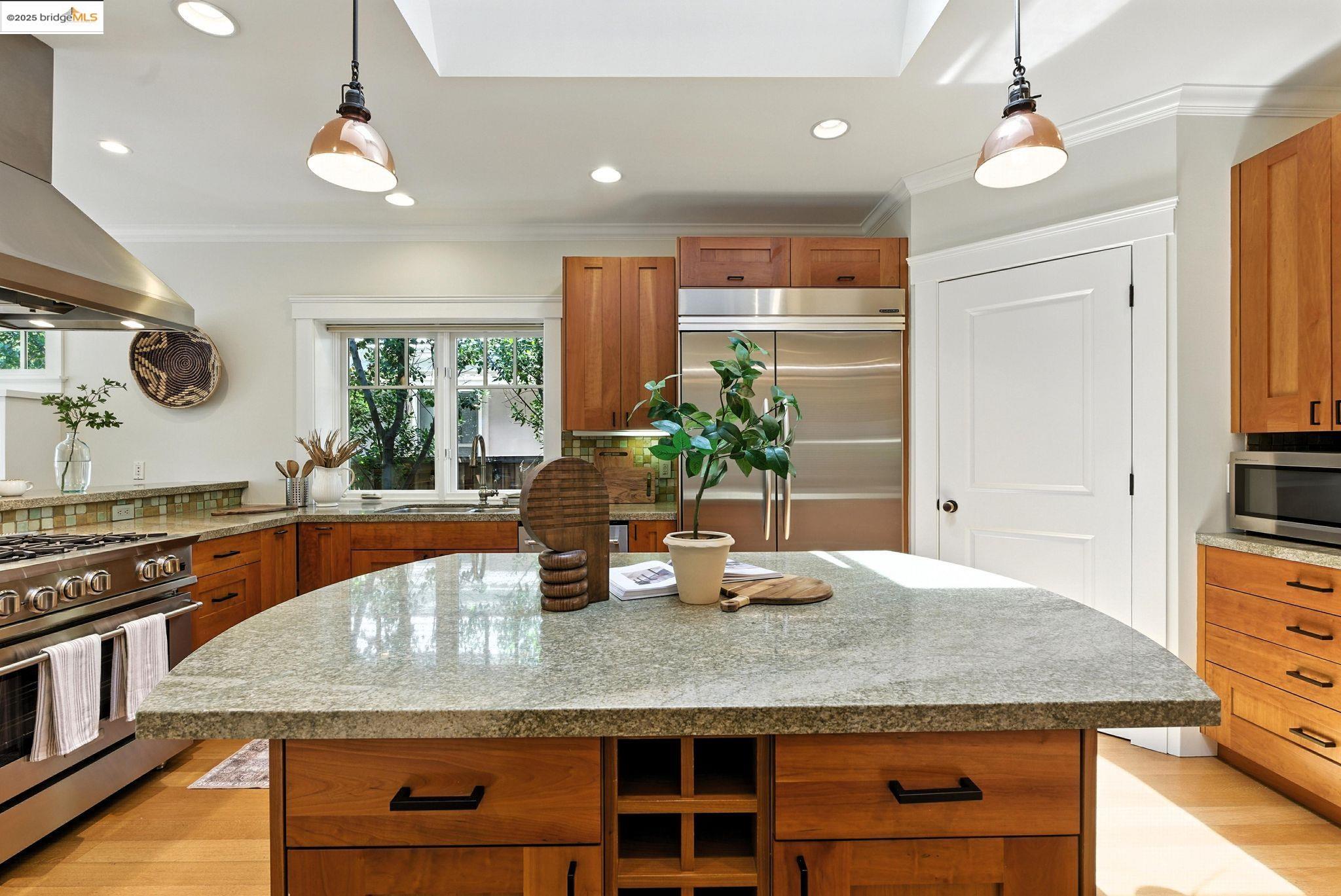 1020 Channing Ave, Palo Alto, California 94301, 5 Bedrooms Bedrooms, 11 Rooms Rooms,3 BathroomsBathrooms,Residential,For Sale,1020 Channing Ave,41106343