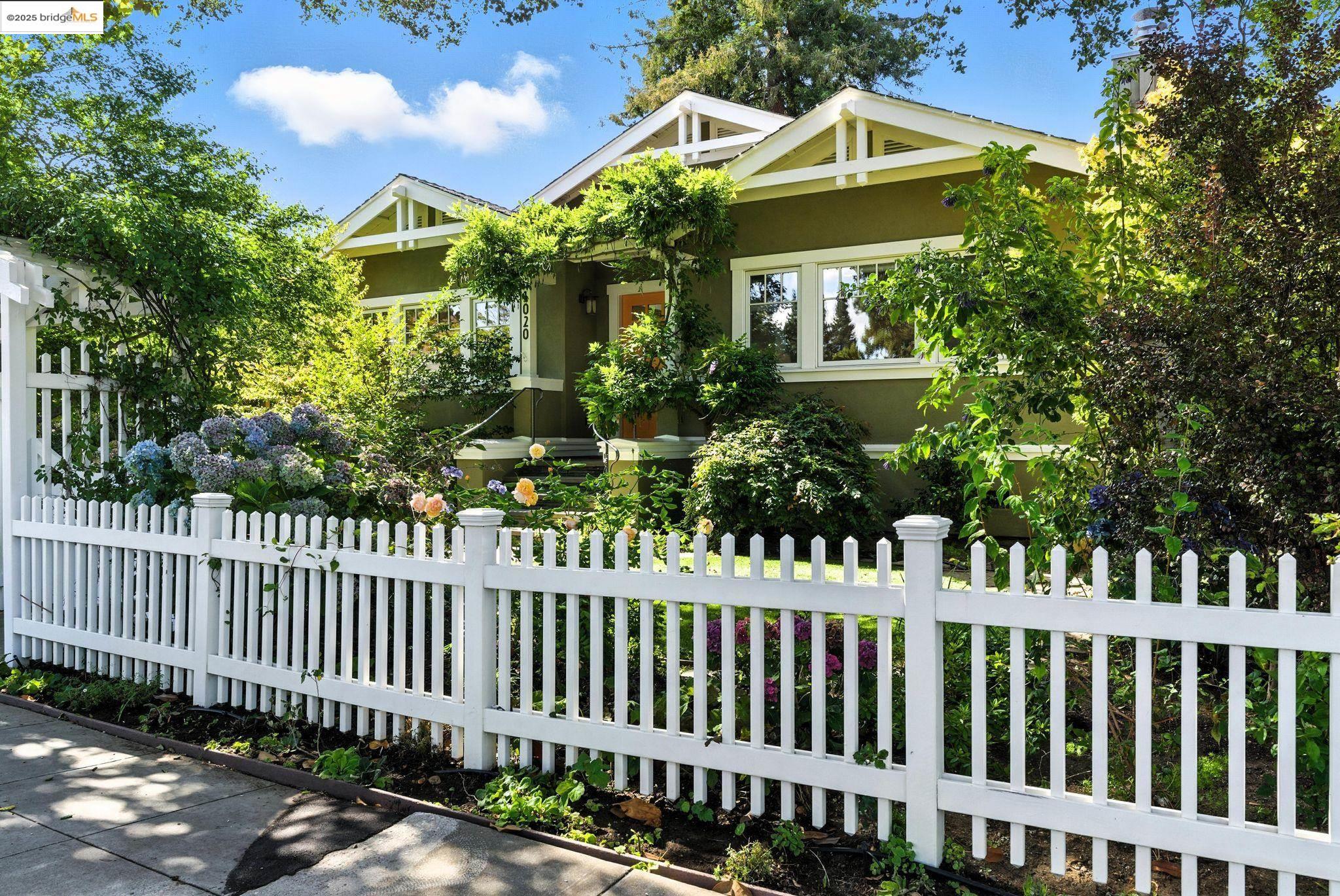 1020 Channing Ave, Palo Alto, California 94301, 5 Bedrooms Bedrooms, 11 Rooms Rooms,3 BathroomsBathrooms,Residential,For Sale,1020 Channing Ave,41106343