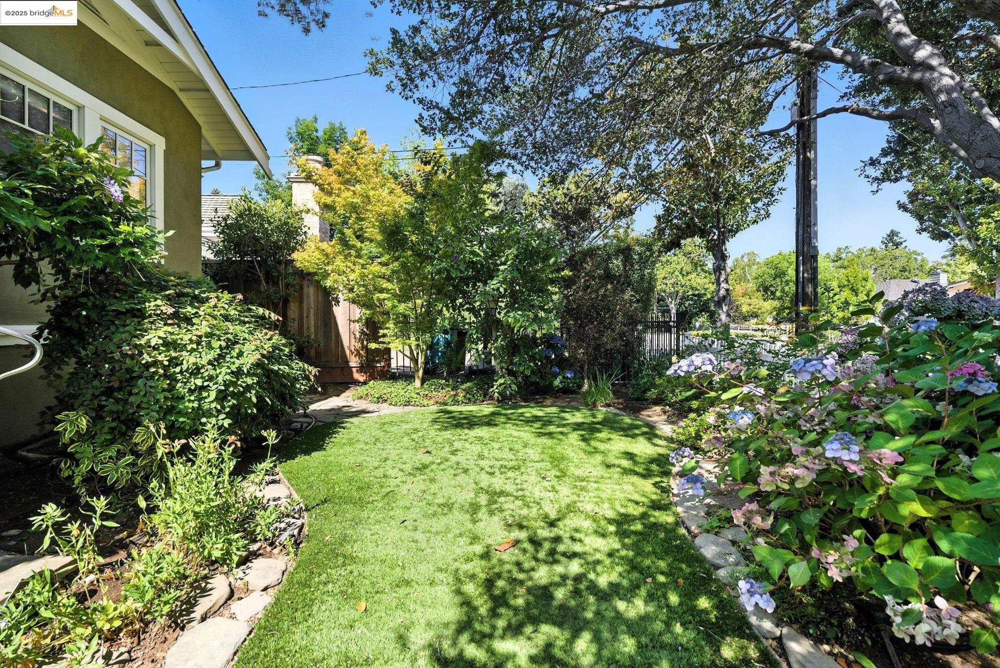 1020 Channing Ave, Palo Alto, California 94301, 5 Bedrooms Bedrooms, 11 Rooms Rooms,3 BathroomsBathrooms,Residential,For Sale,1020 Channing Ave,41106343