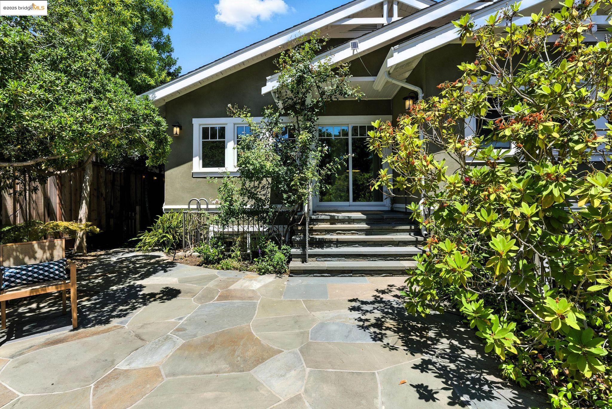 1020 Channing Ave, Palo Alto, California 94301, 5 Bedrooms Bedrooms, 11 Rooms Rooms,3 BathroomsBathrooms,Residential,For Sale,1020 Channing Ave,41106343