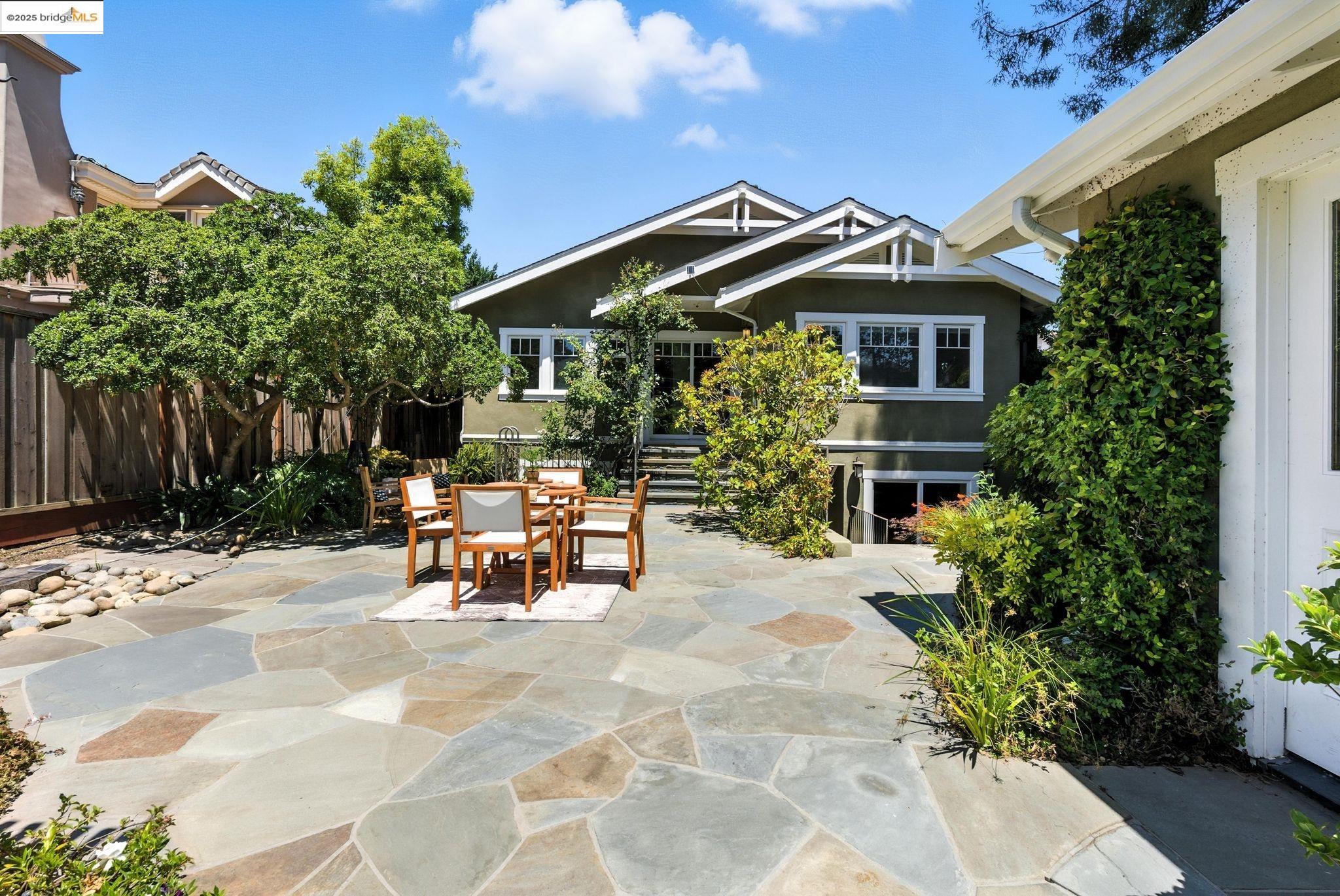 1020 Channing Ave, Palo Alto, California 94301, 5 Bedrooms Bedrooms, 11 Rooms Rooms,3 BathroomsBathrooms,Residential,For Sale,1020 Channing Ave,41106343
