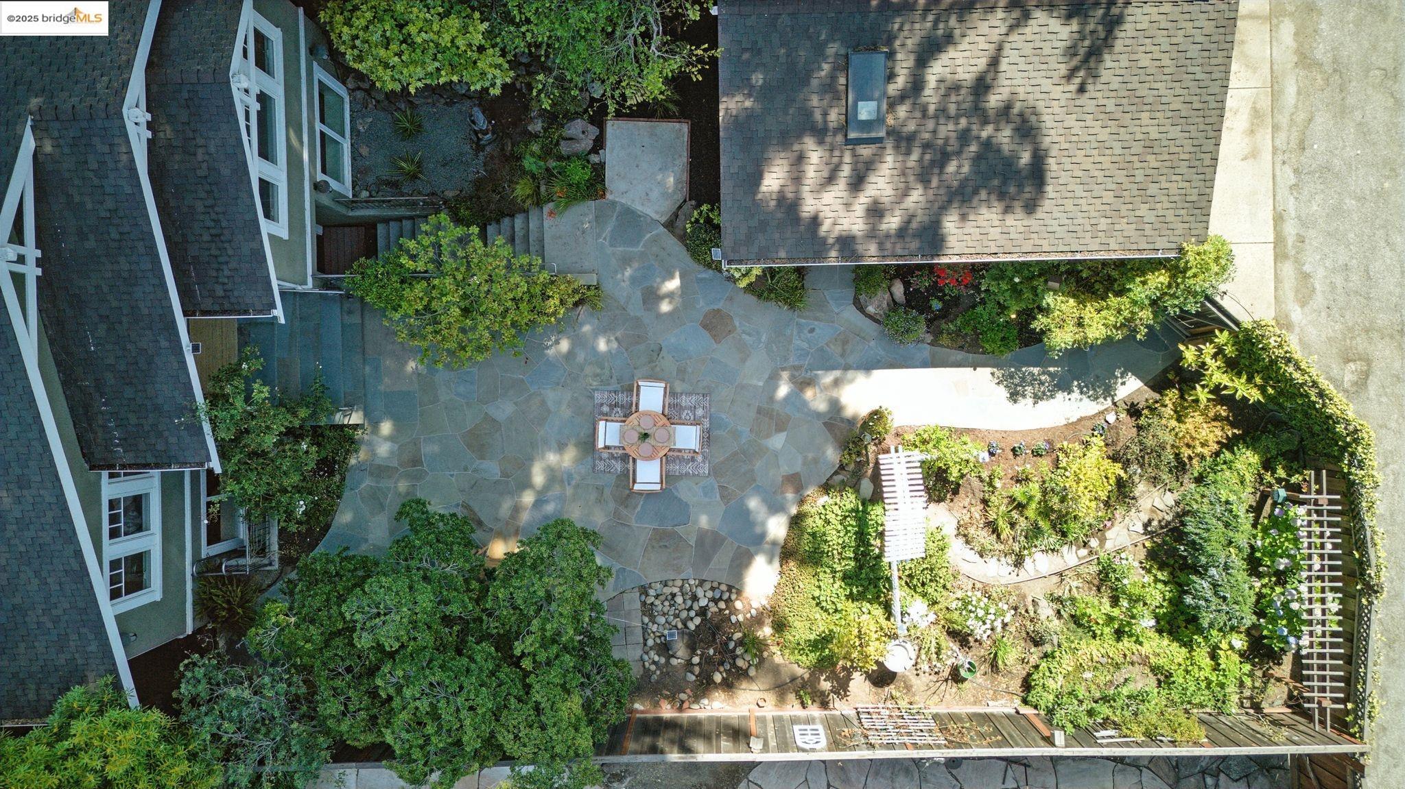 1020 Channing Ave, Palo Alto, California 94301, 5 Bedrooms Bedrooms, 11 Rooms Rooms,3 BathroomsBathrooms,Residential,For Sale,1020 Channing Ave,41106343