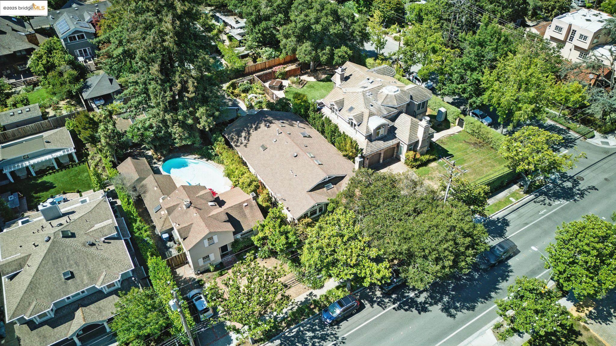 1020 Channing Ave, Palo Alto, California 94301, 5 Bedrooms Bedrooms, 11 Rooms Rooms,3 BathroomsBathrooms,Residential,For Sale,1020 Channing Ave,41106343