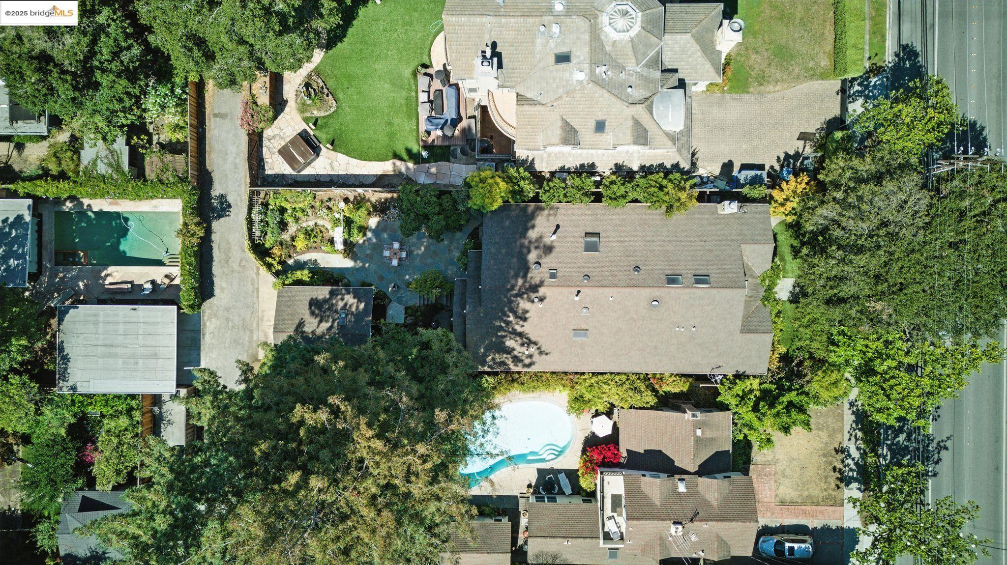 1020 Channing Ave, Palo Alto, California 94301, 5 Bedrooms Bedrooms, 11 Rooms Rooms,3 BathroomsBathrooms,Residential,For Sale,1020 Channing Ave,41106343