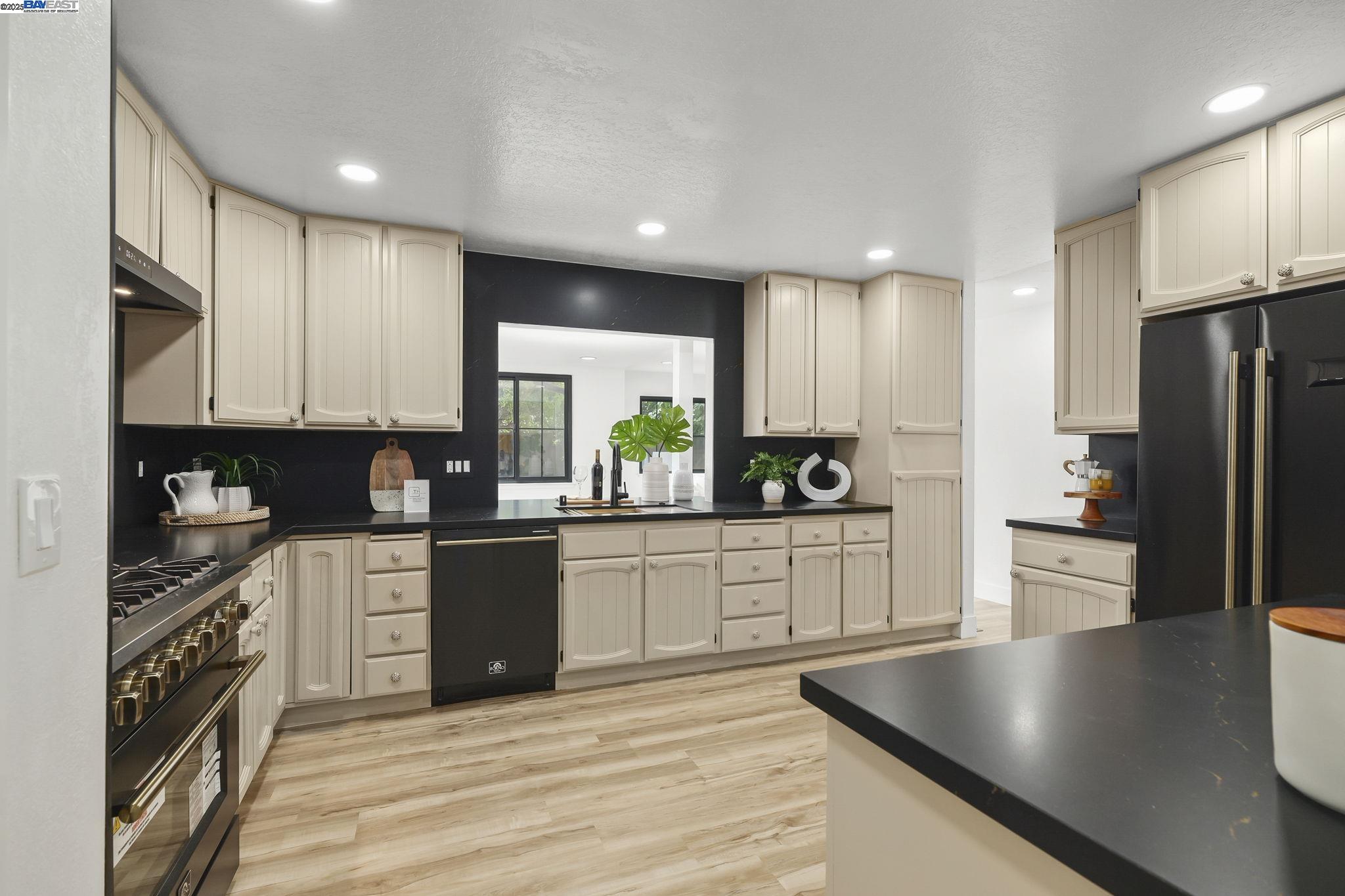 3304 Kemper Rd, Fremont, California 94536, 5 Bedrooms Bedrooms, 7 Rooms Rooms,3 BathroomsBathrooms,Residential,For Sale,3304 Kemper Rd,41106346