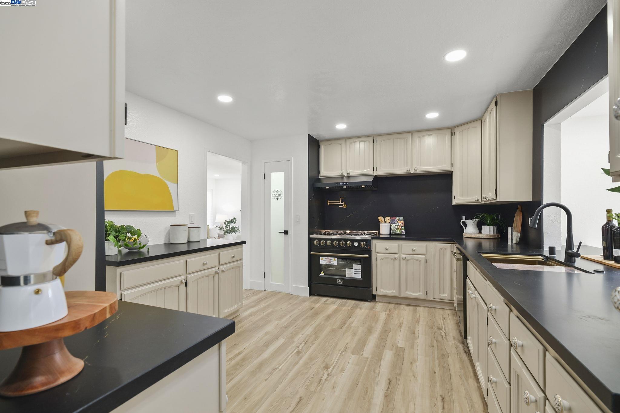 3304 Kemper Rd, Fremont, California 94536, 5 Bedrooms Bedrooms, 7 Rooms Rooms,3 BathroomsBathrooms,Residential,For Sale,3304 Kemper Rd,41106346
