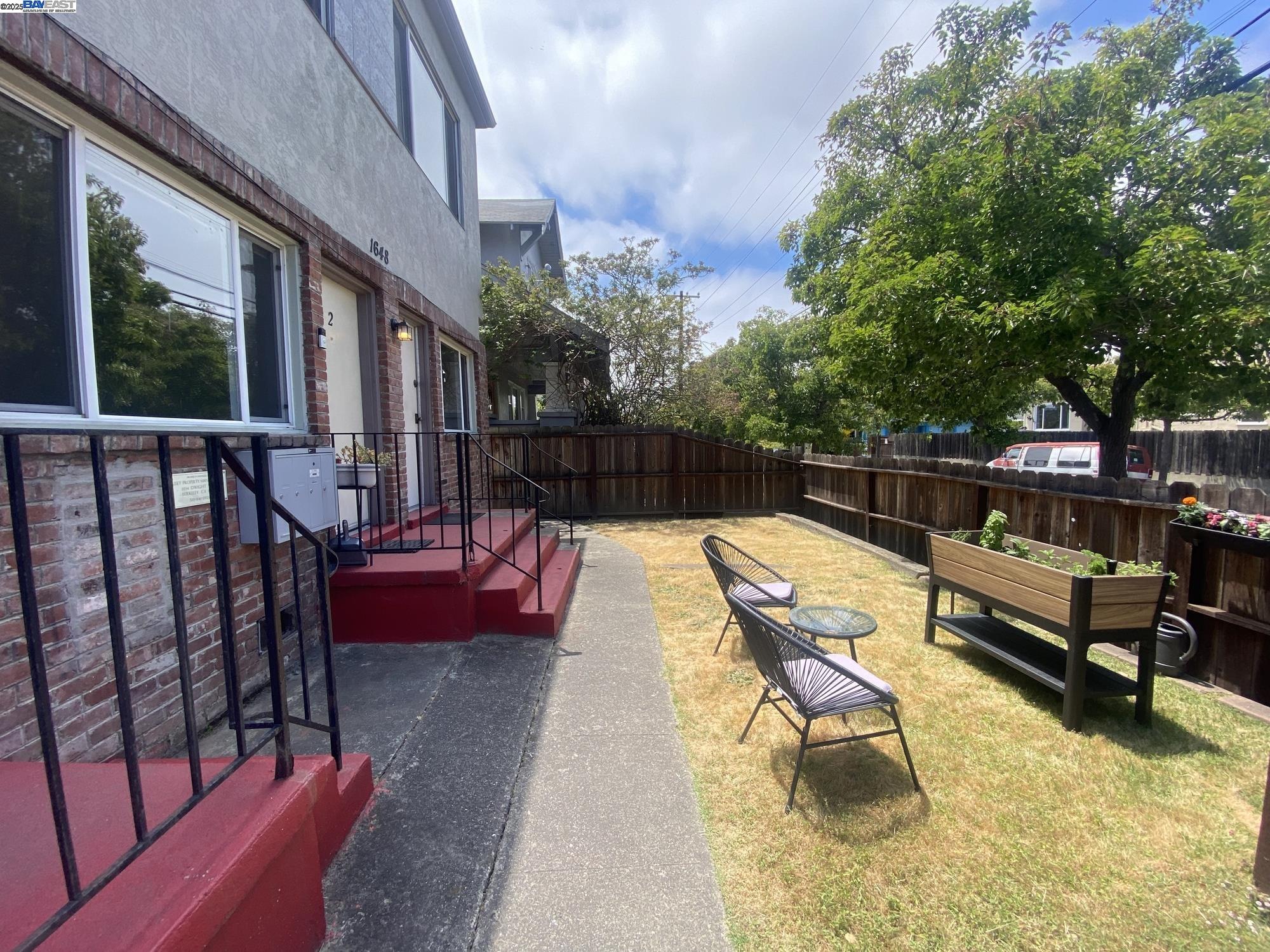1648 Russell St, Berkeley, California 94703, ,Residential Income,For Sale,1648 Russell St,41106347
