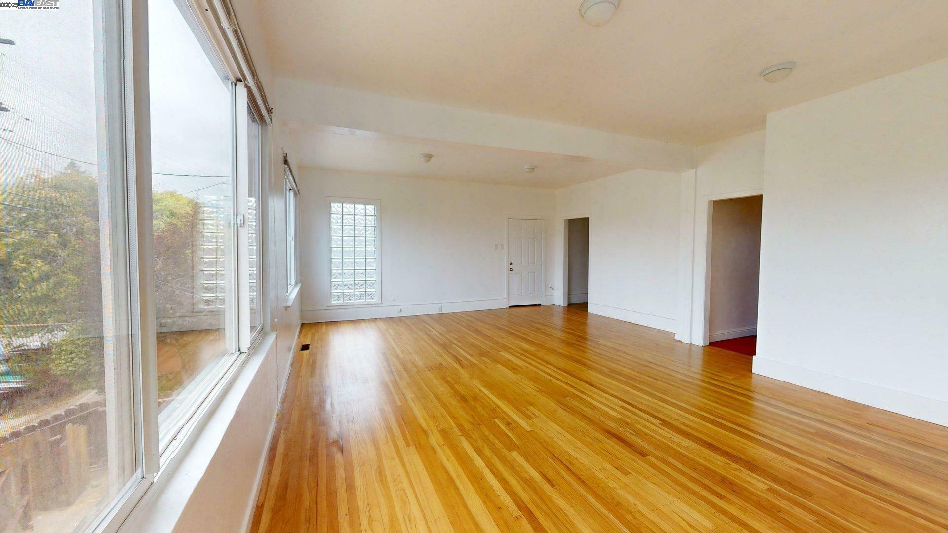 1648 Russell St, Berkeley, California 94703, ,Residential Income,For Sale,1648 Russell St,41106347