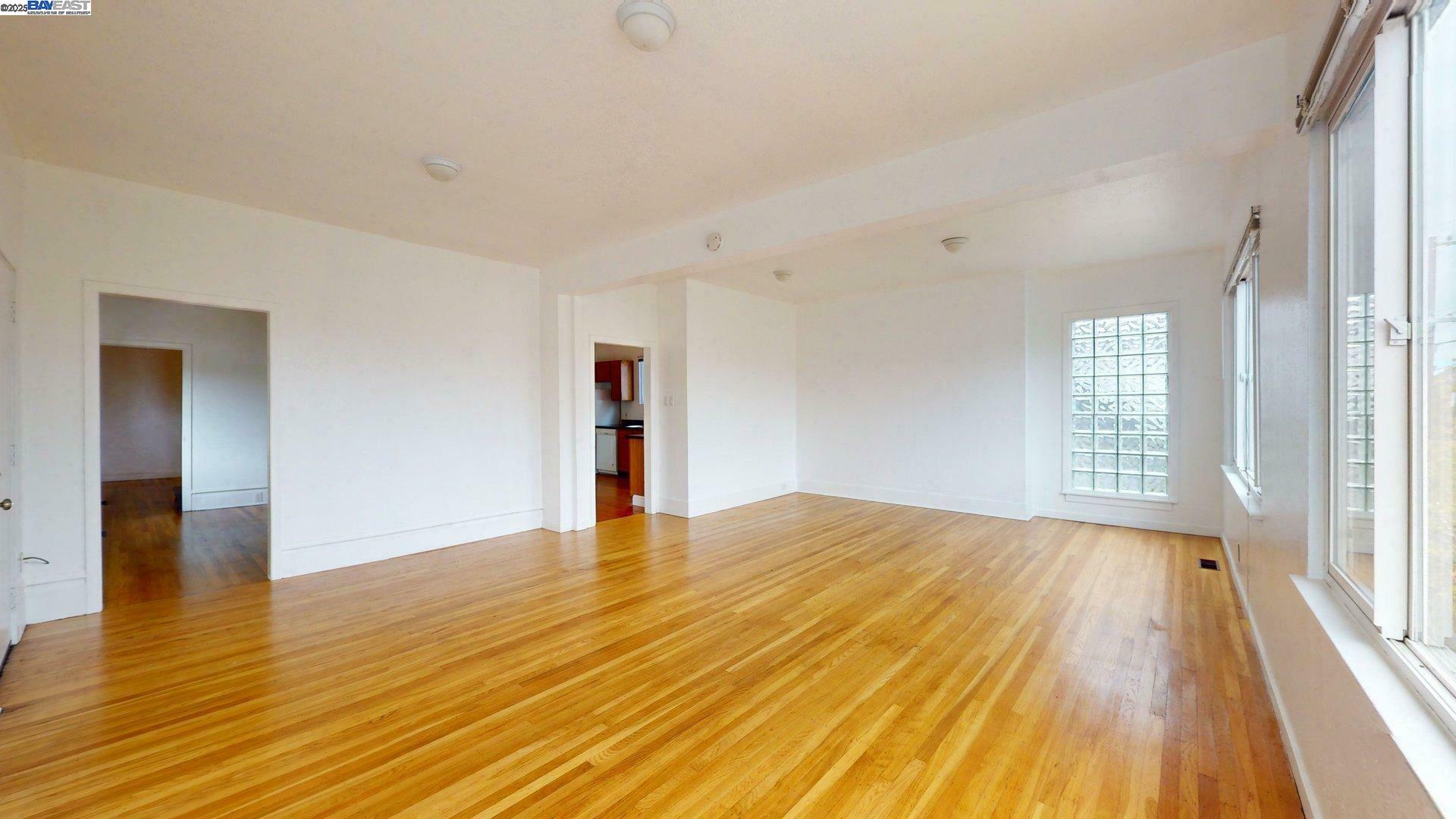 1648 Russell St, Berkeley, California 94703, ,Residential Income,For Sale,1648 Russell St,41106347