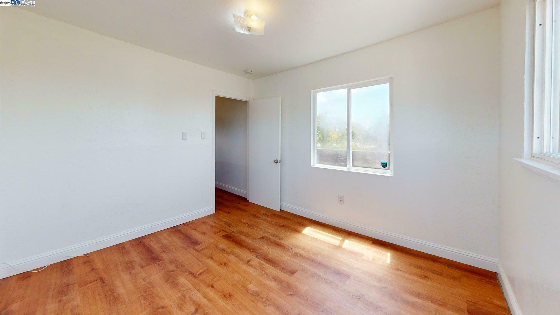 1648 Russell St, Berkeley, California 94703, ,Residential Income,For Sale,1648 Russell St,41106347