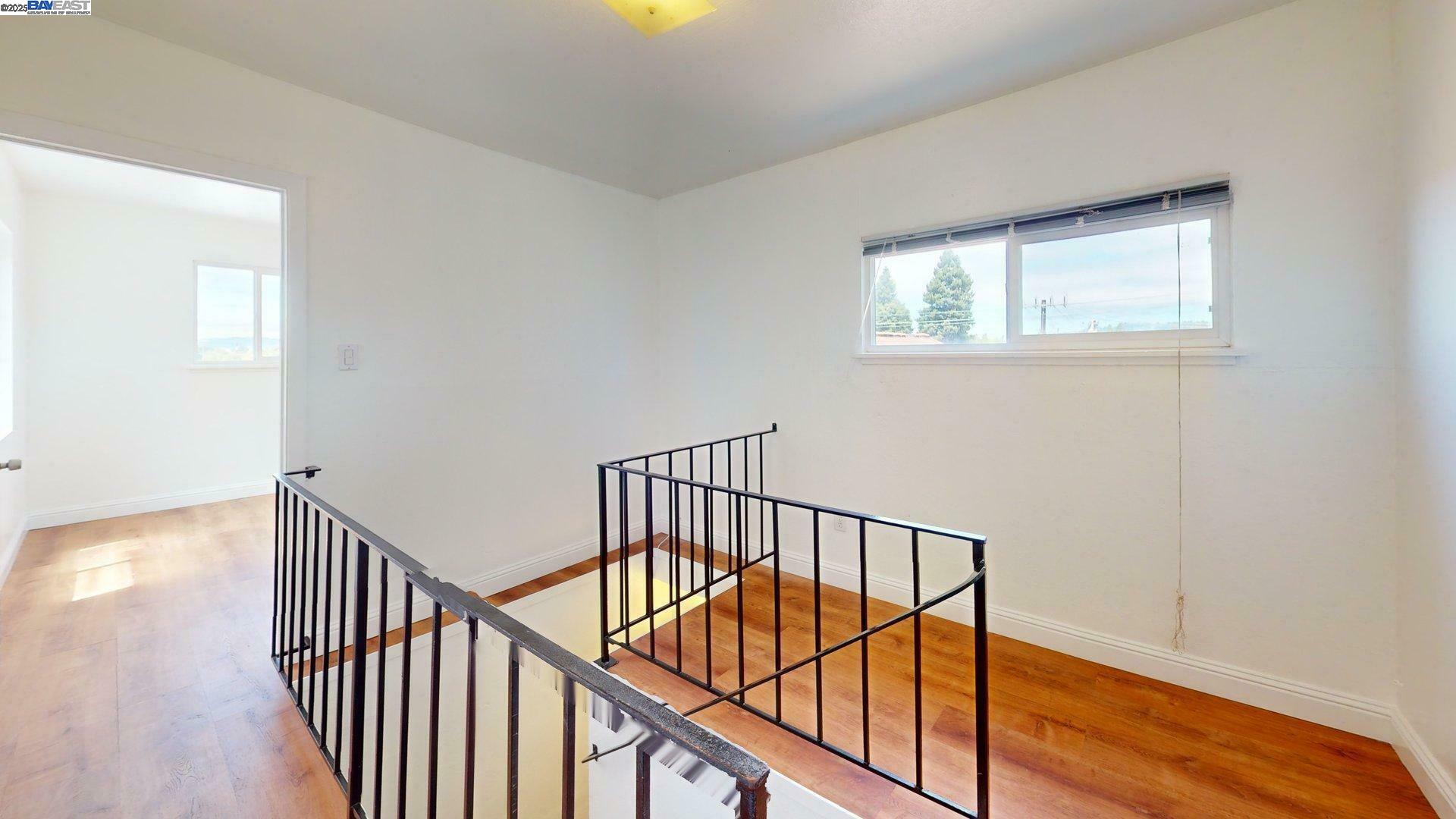 1648 Russell St, Berkeley, California 94703, ,Residential Income,For Sale,1648 Russell St,41106347